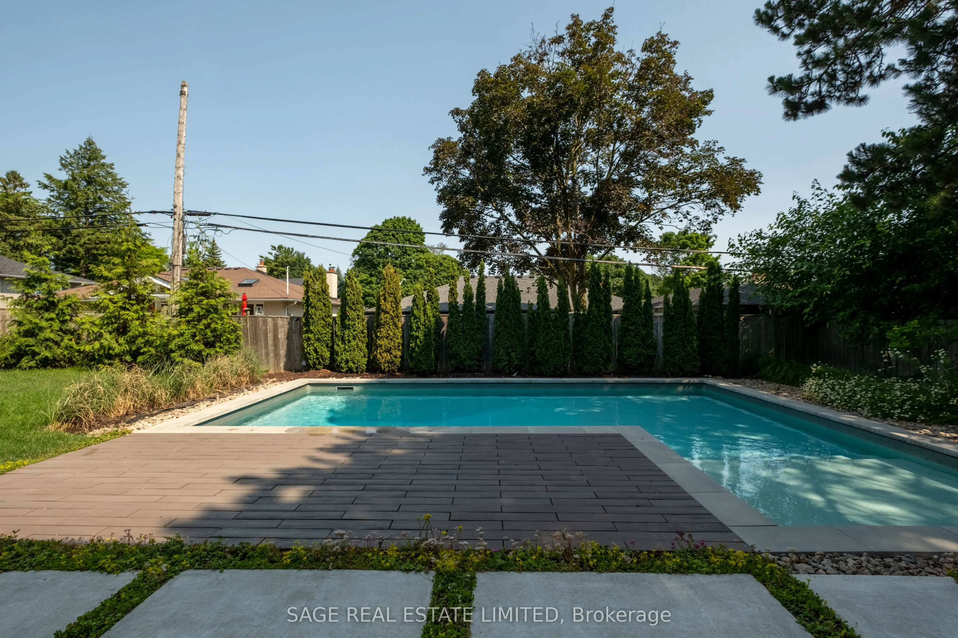 38 Ravensbourne Crescent