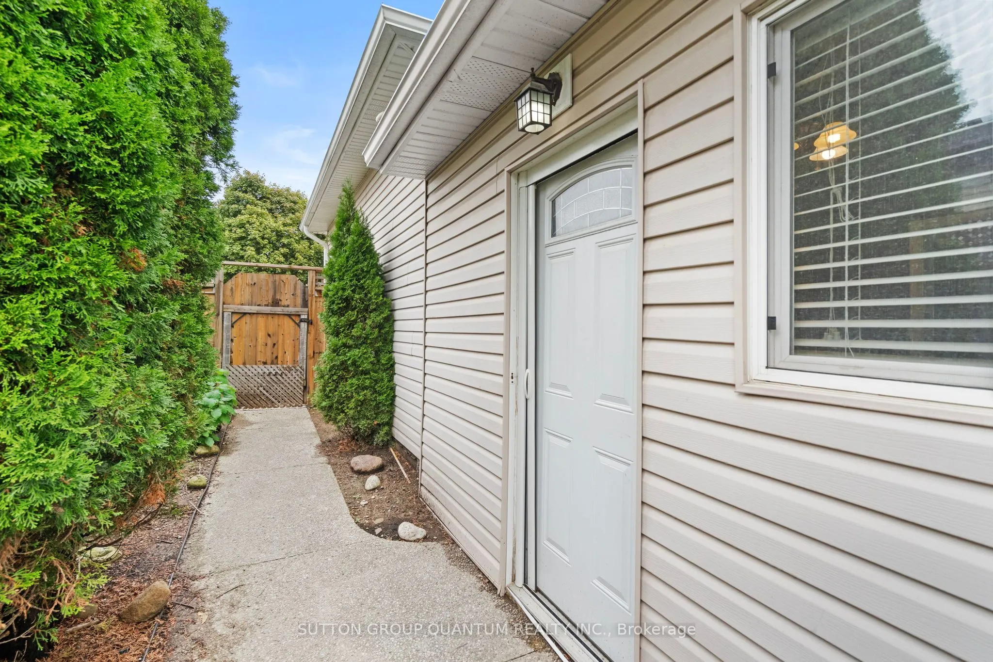 244 Bousfield Crescent