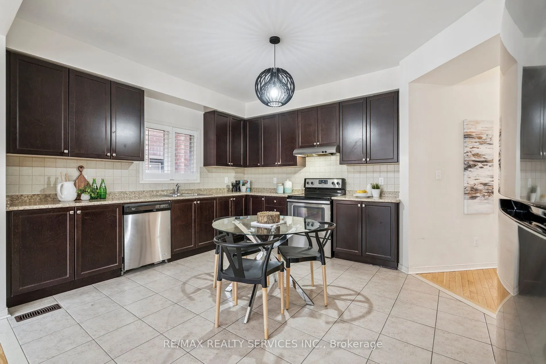 237 Valleyway Drive