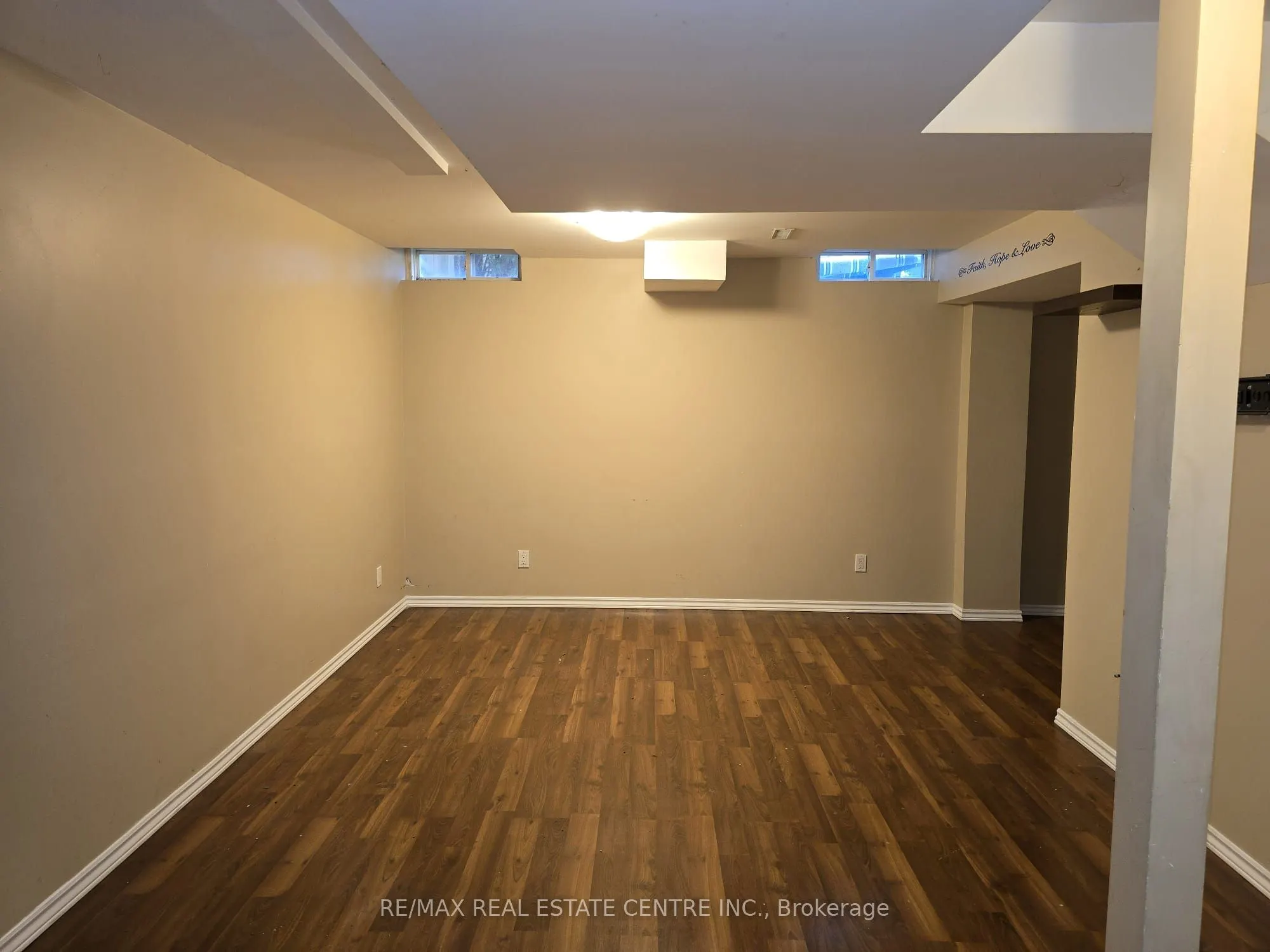 1159 Riddell Crescent