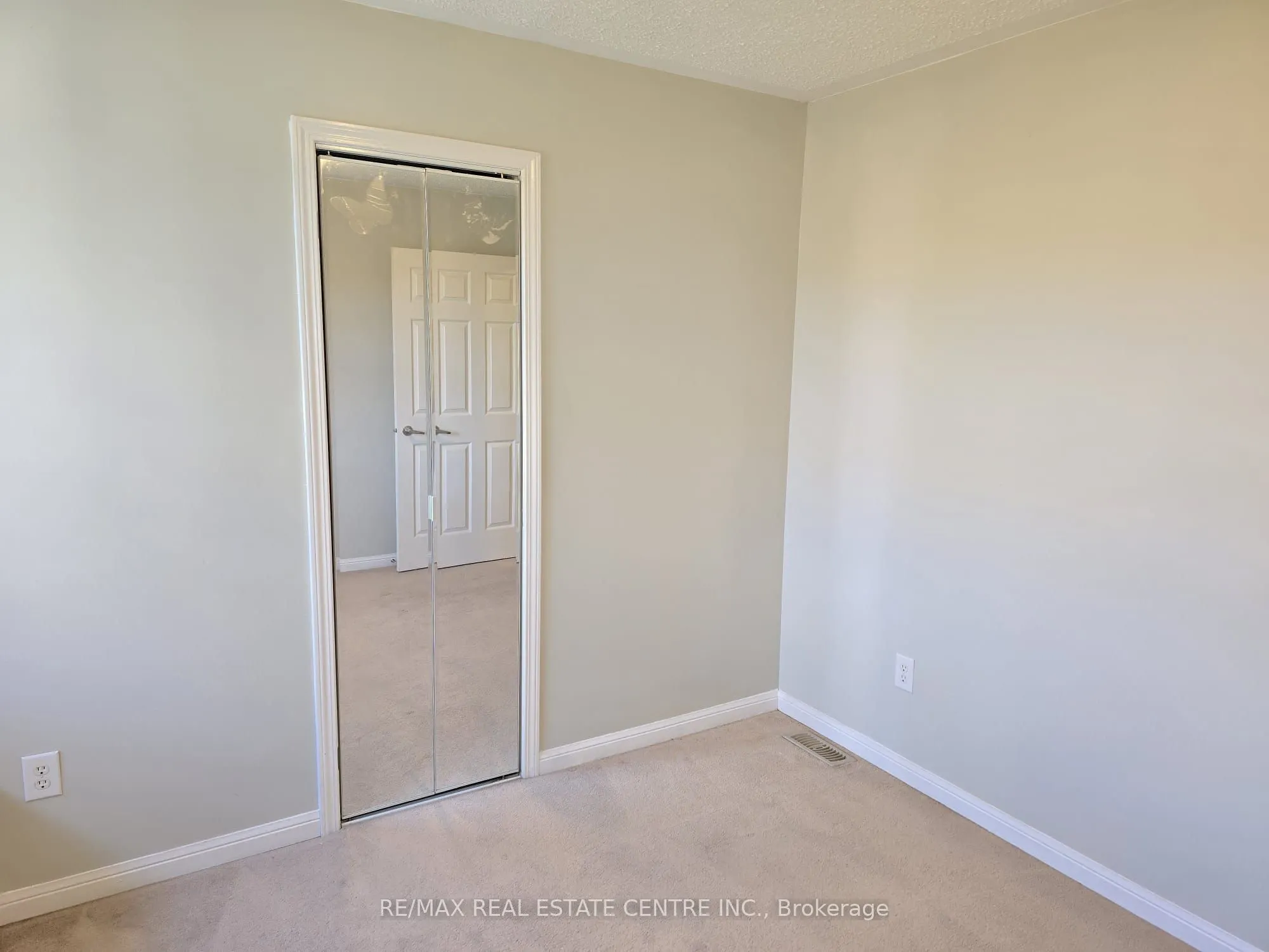 1159 Riddell Crescent