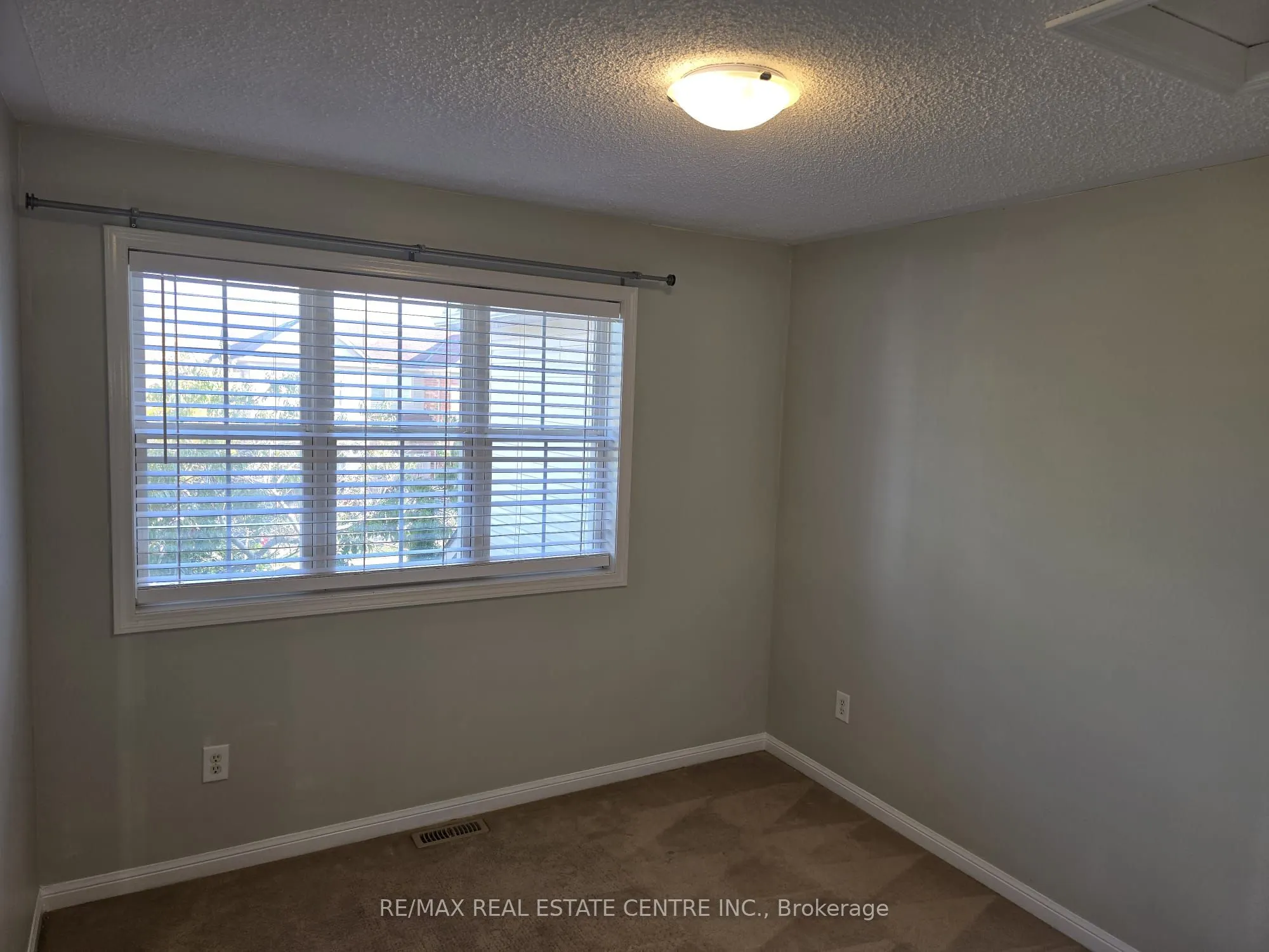1159 Riddell Crescent