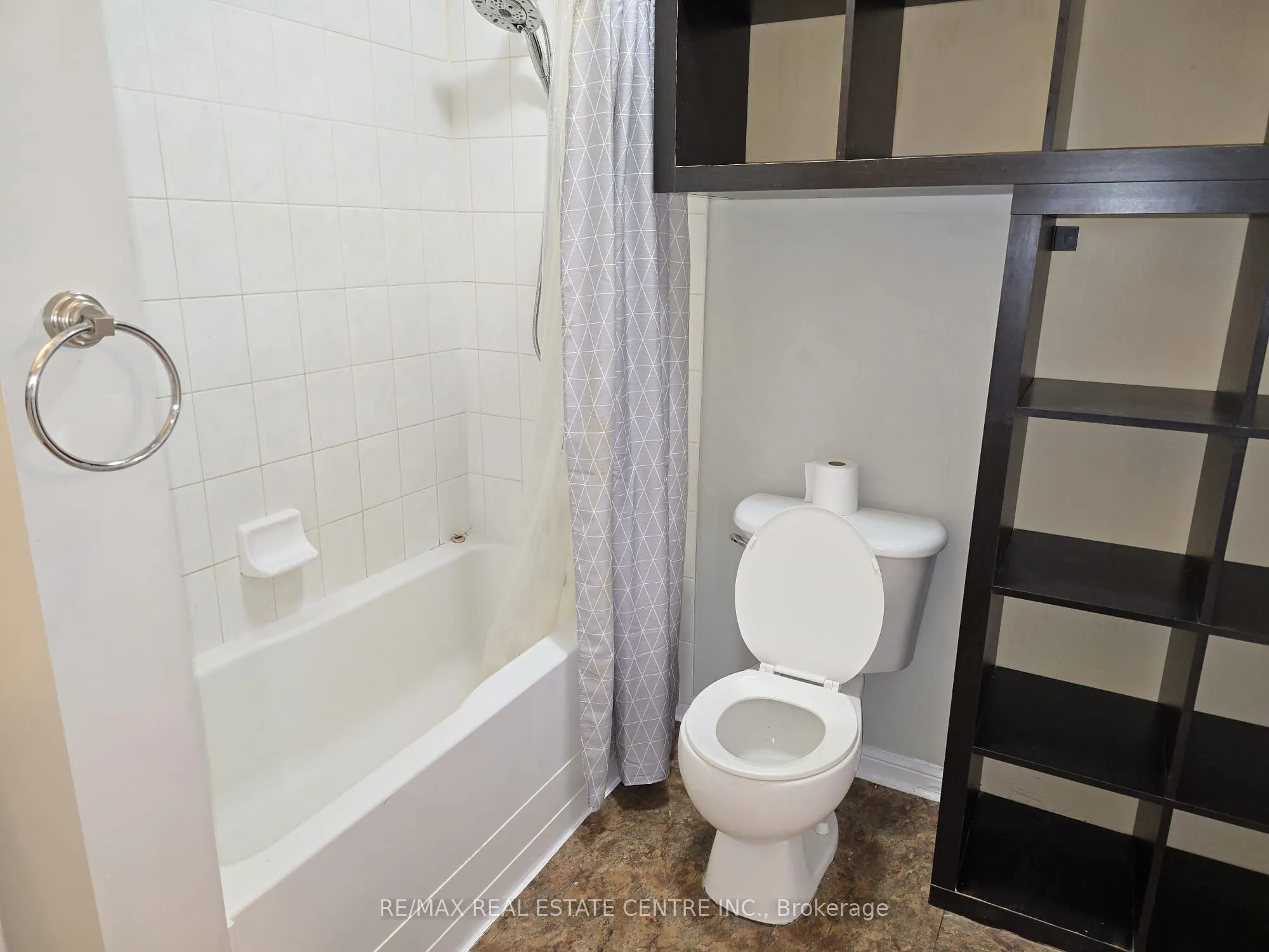 1159 Riddell Crescent