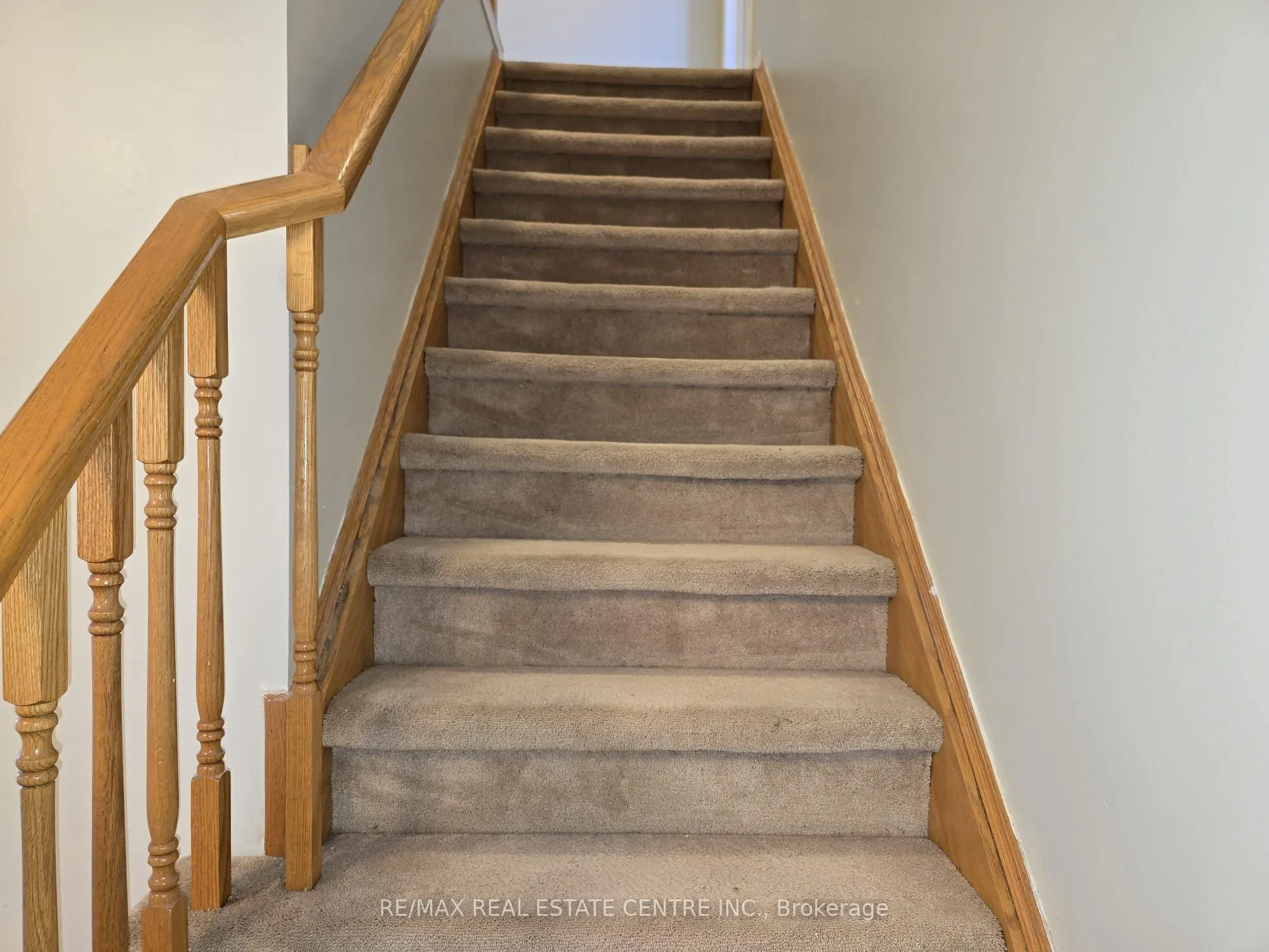 1159 Riddell Crescent