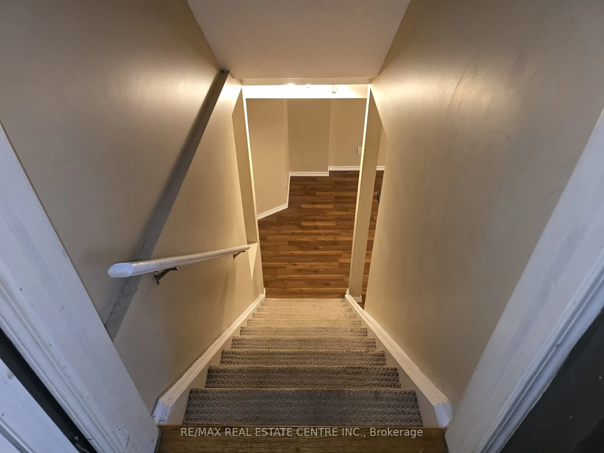 1159 Riddell Crescent