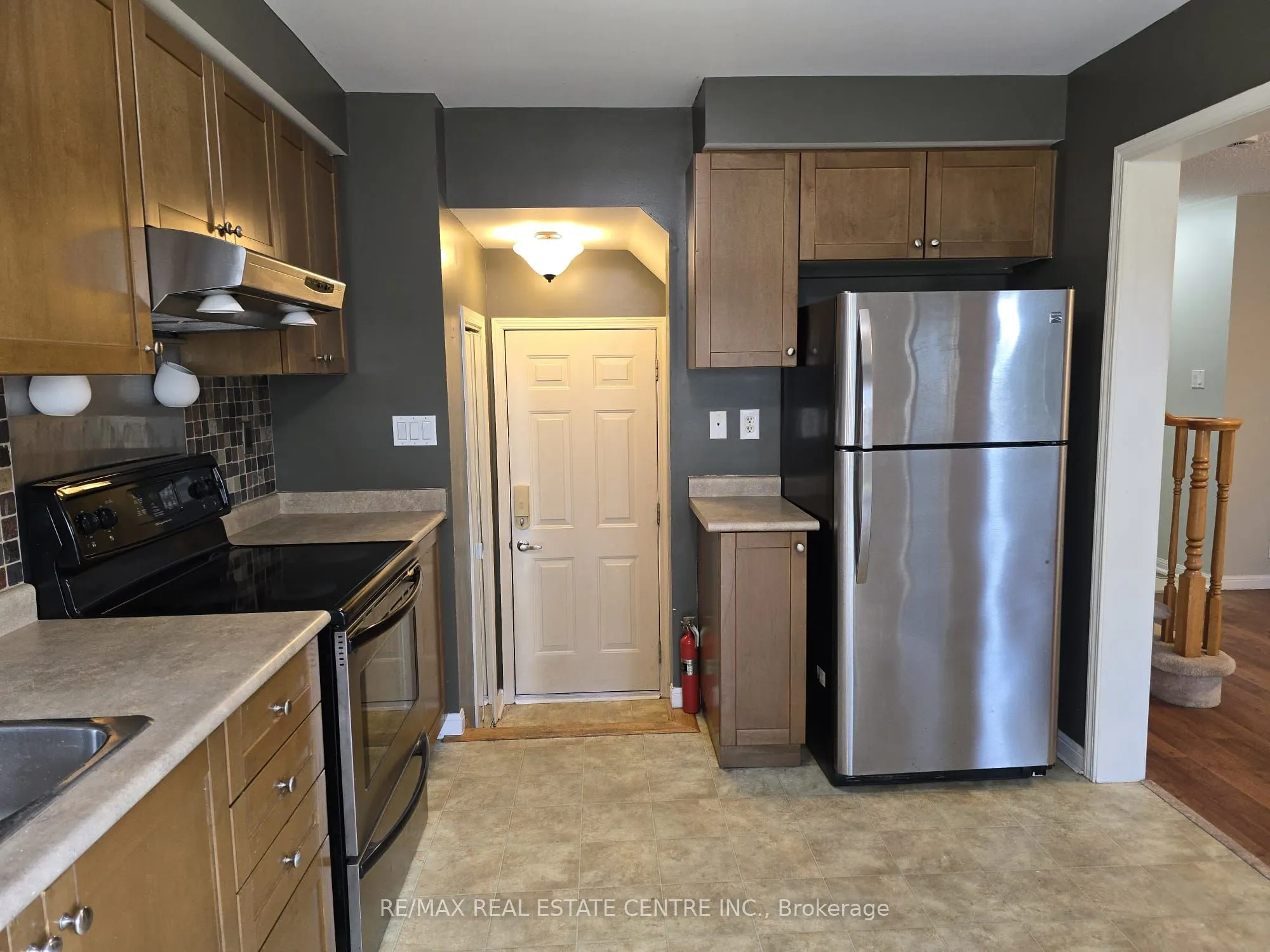 1159 Riddell Crescent
