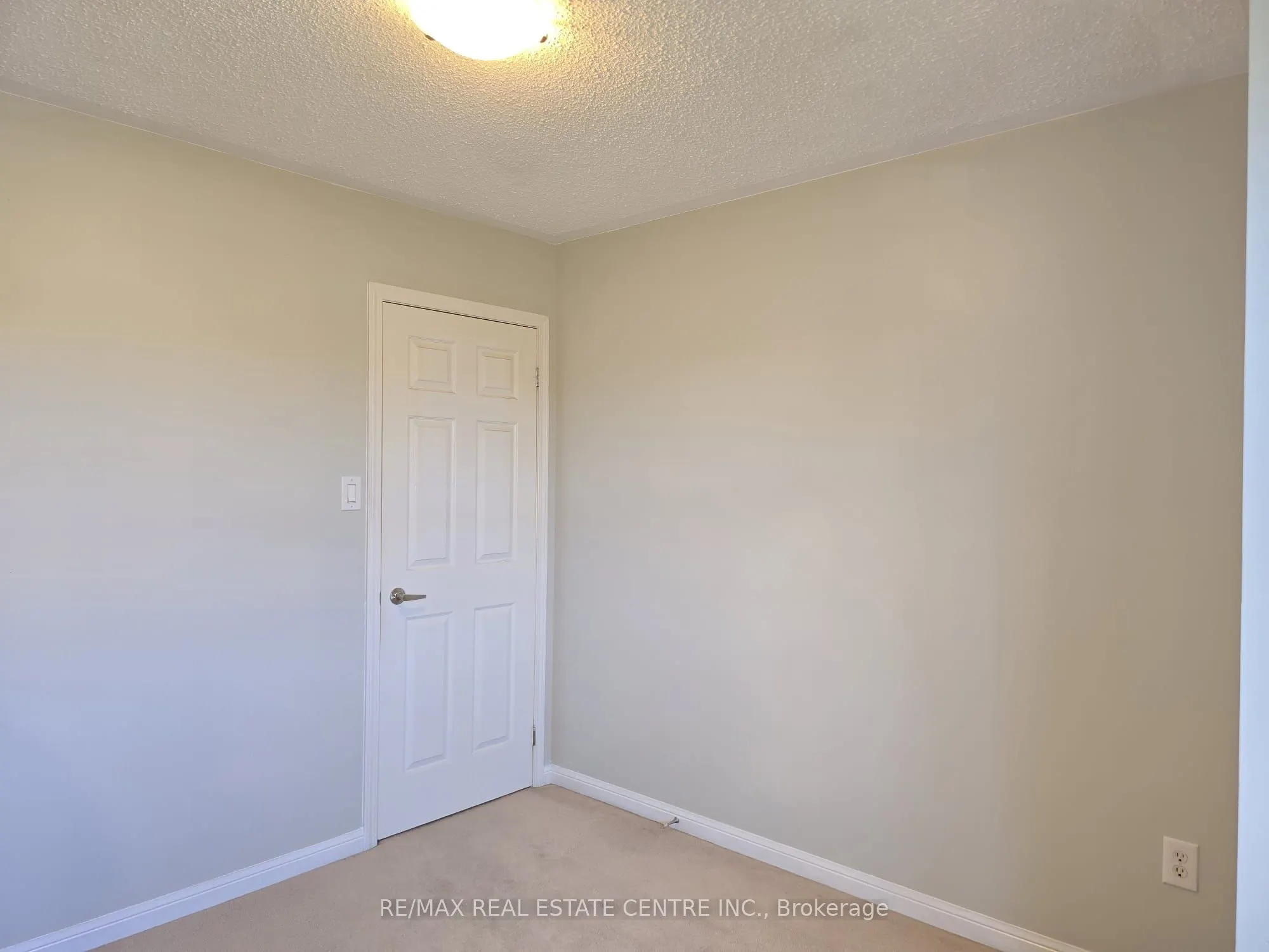 1159 Riddell Crescent