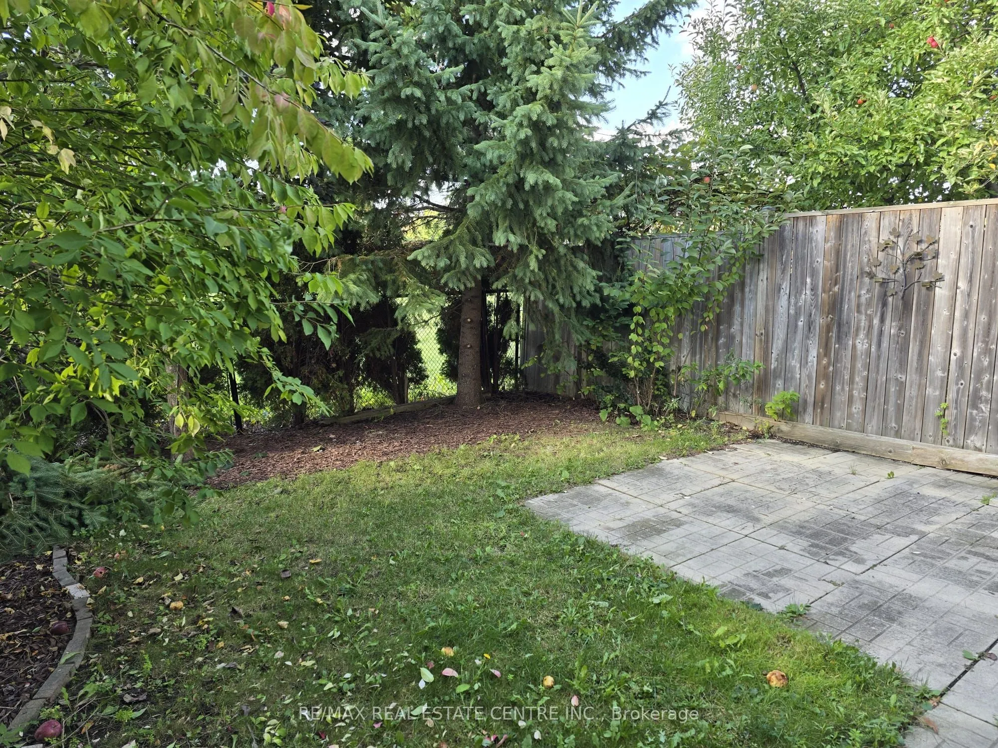 1159 Riddell Crescent