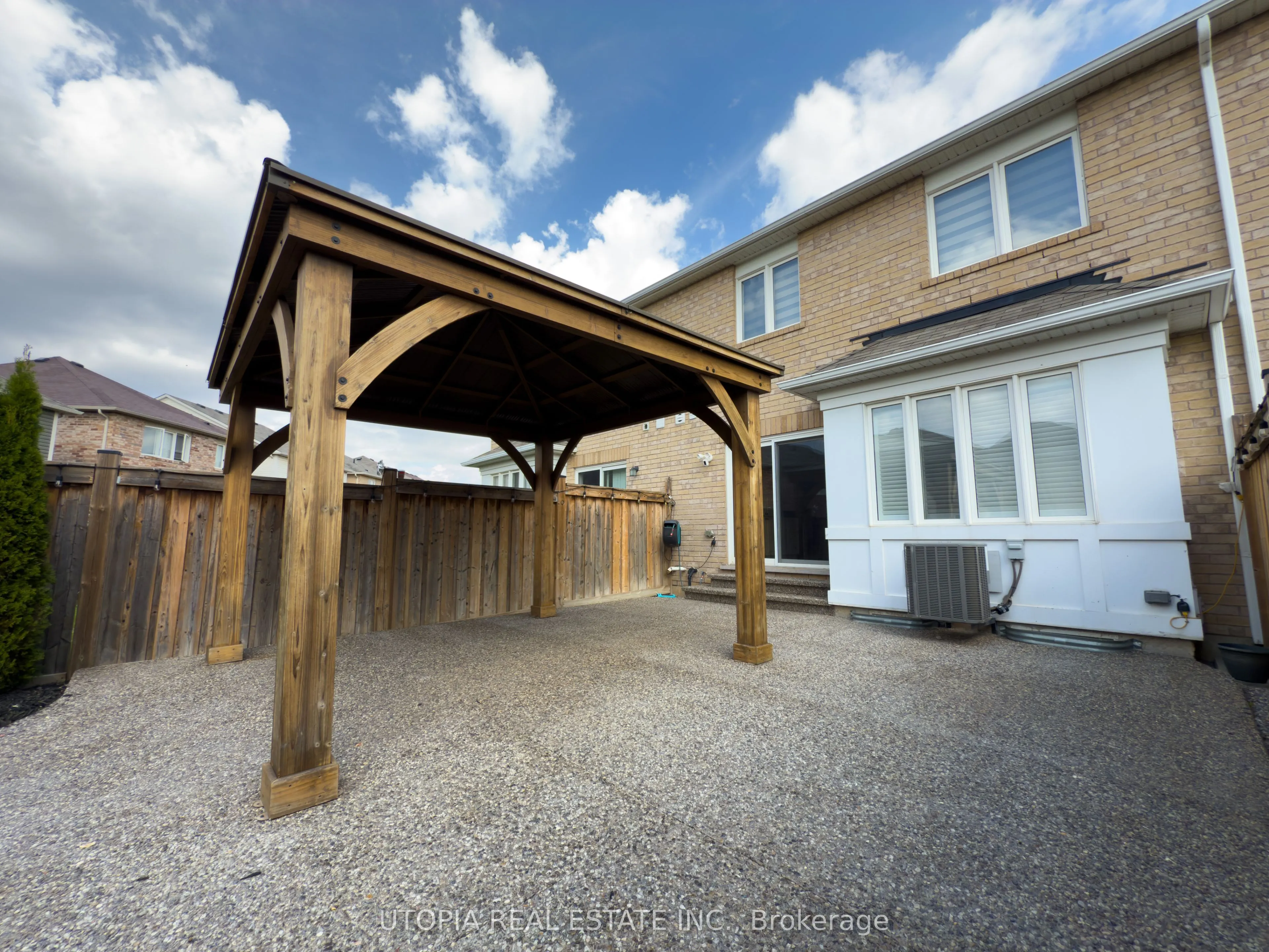 259 Mortimer Crescent