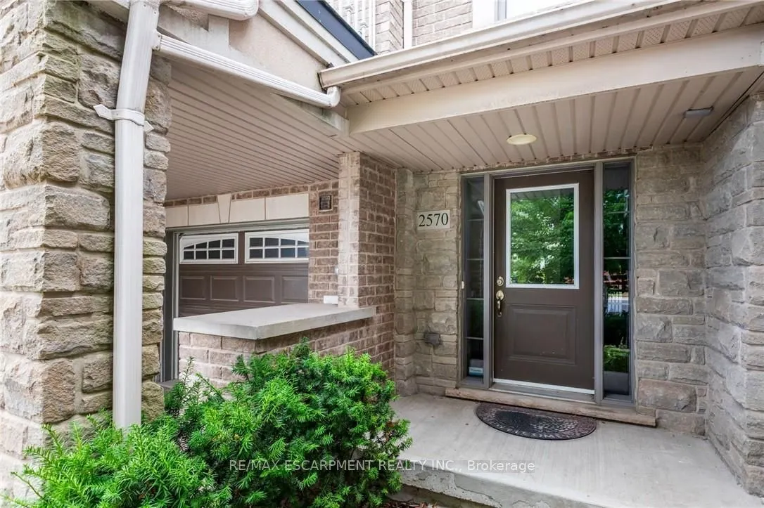 2570 Grand Oak Trail