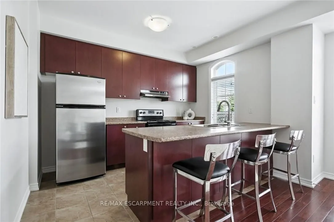 2570 Grand Oak Trail