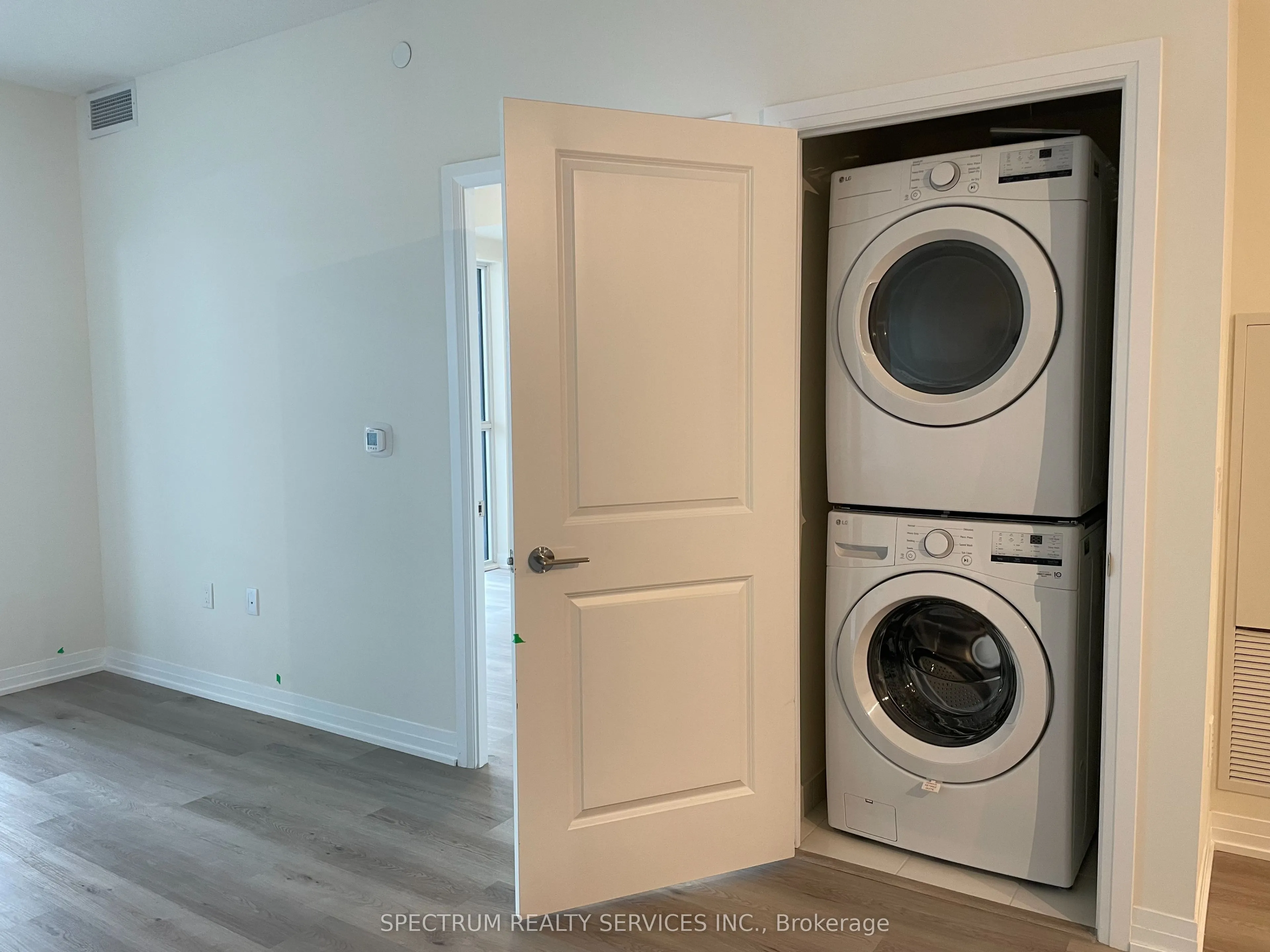 15 Watergarden Drive, #323