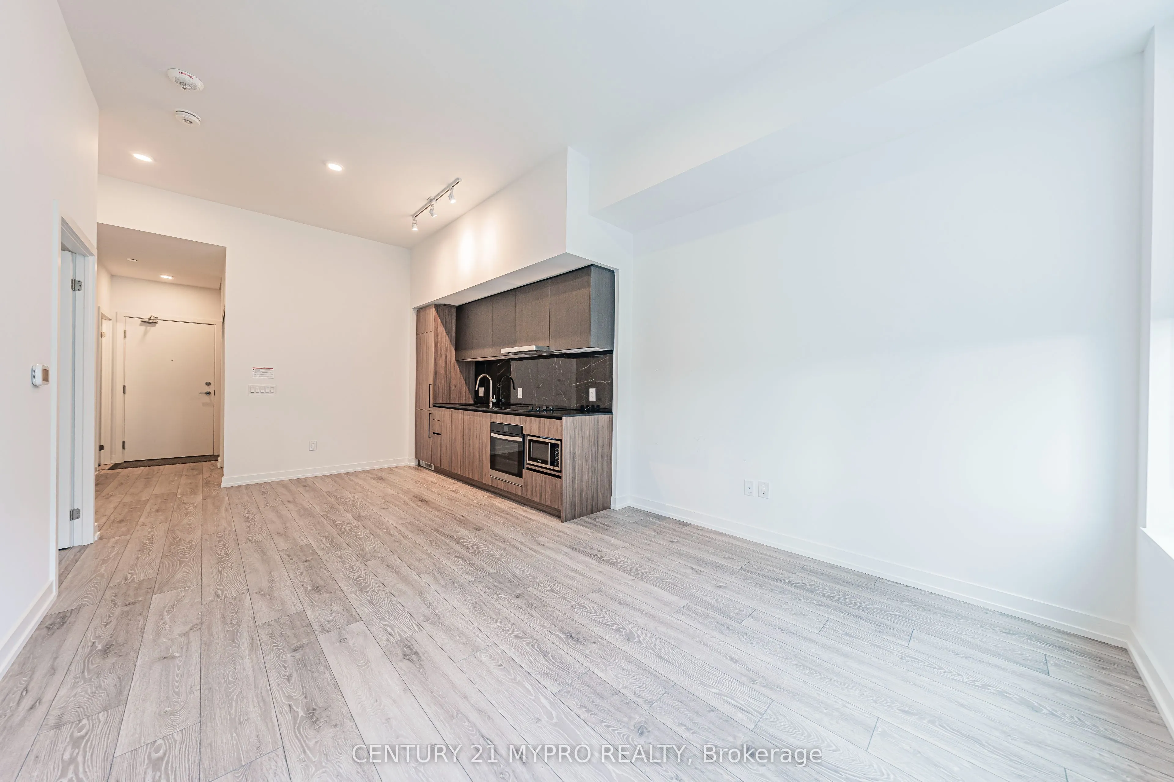 1100 Sheppard Avenue W, #105
