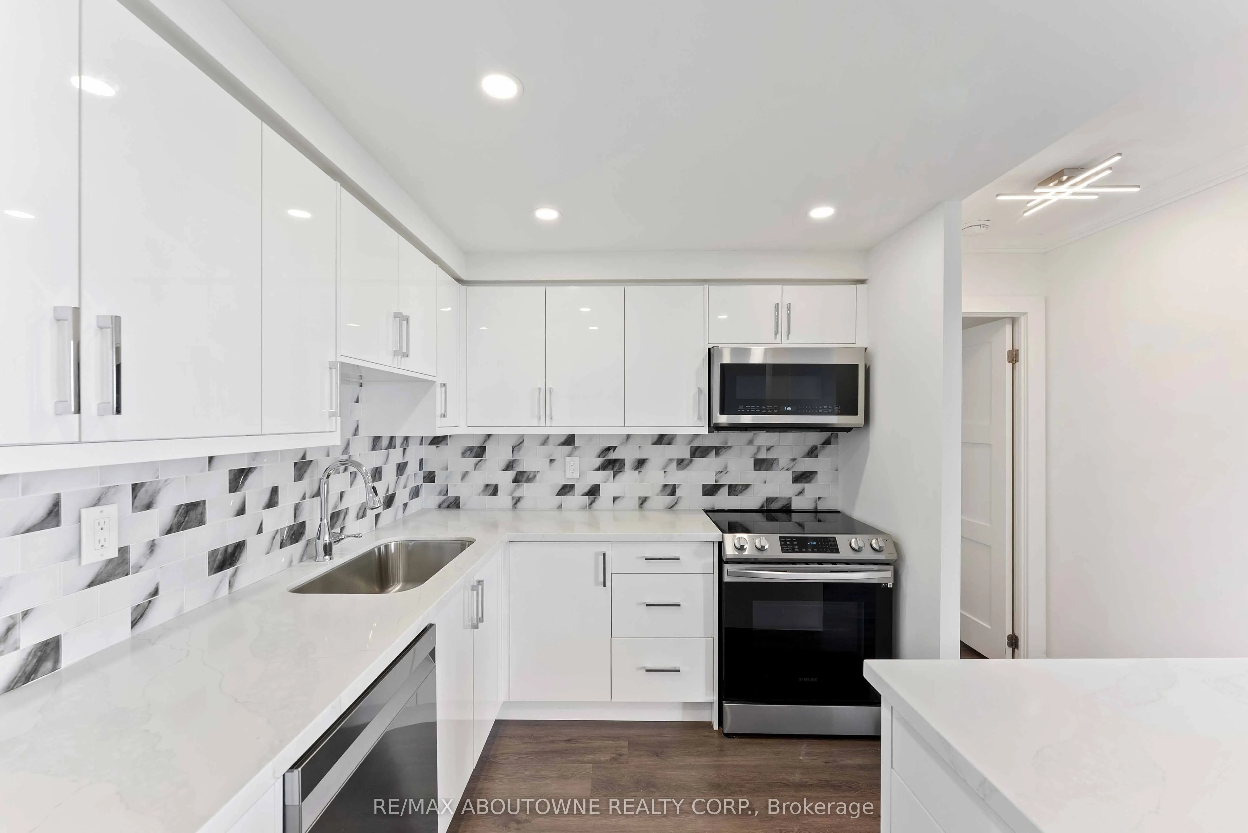 1110 Walden Circle, #903