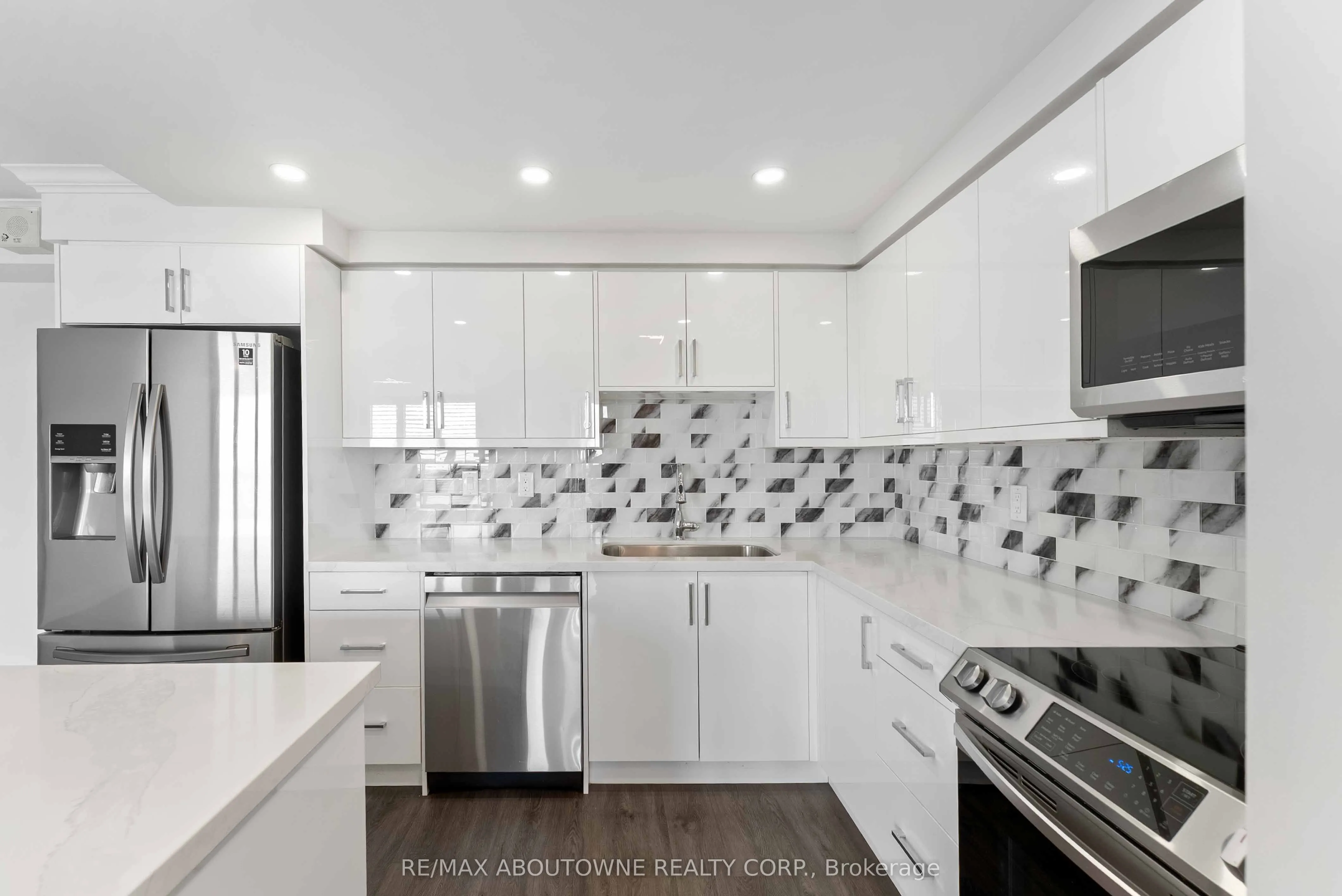 1110 Walden Circle, #903