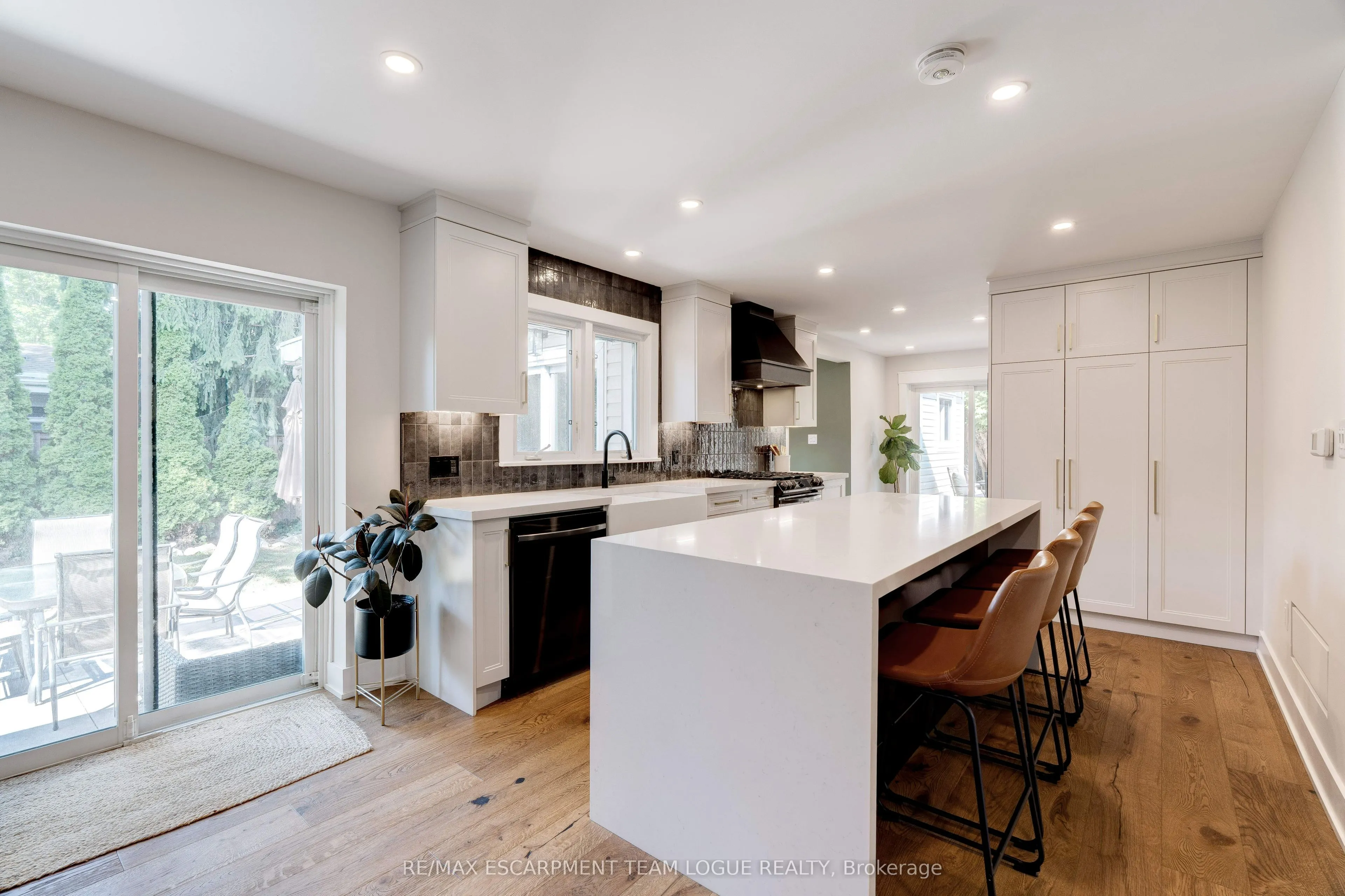 258 Gardenview Drive