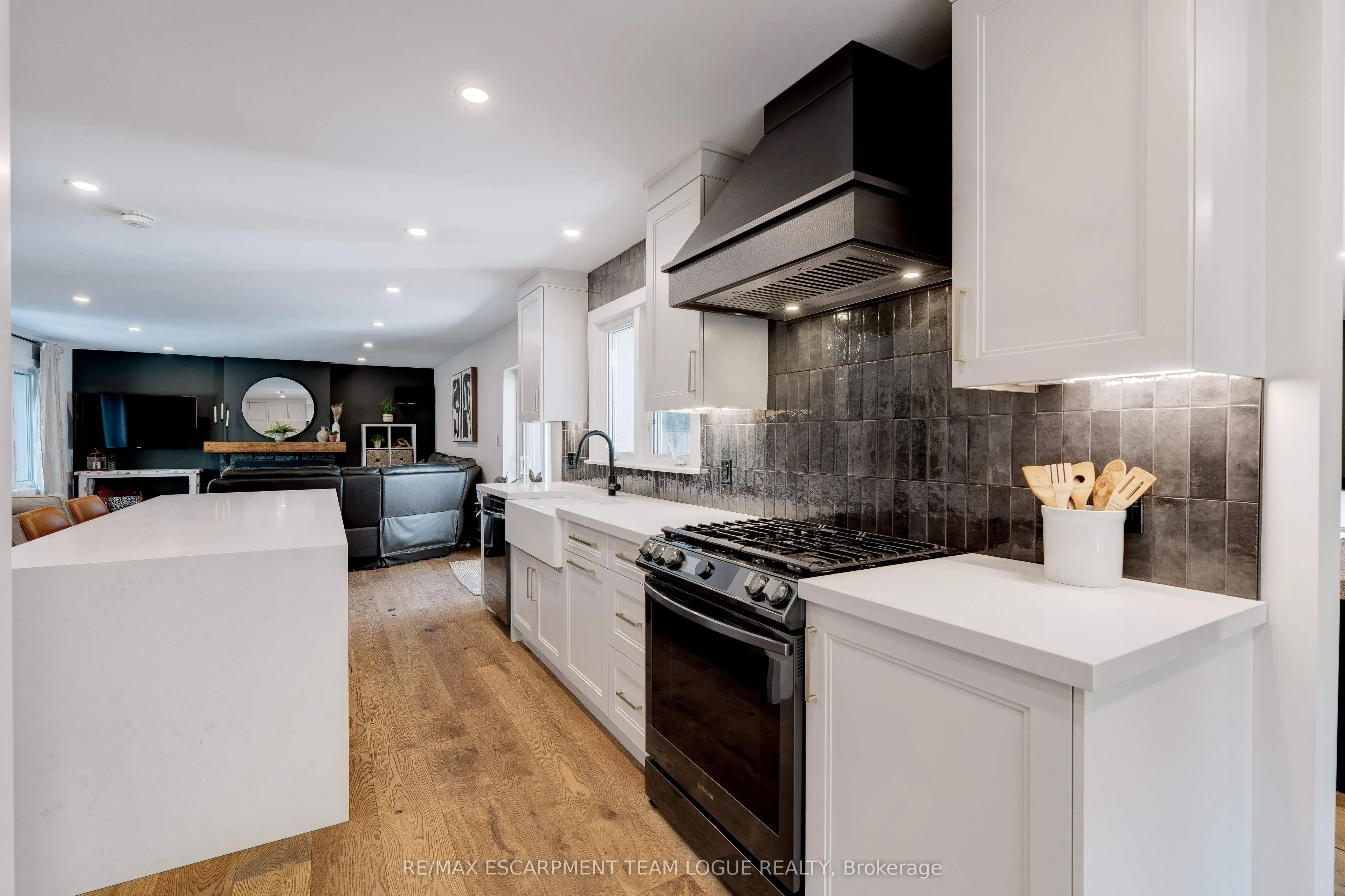 258 Gardenview Drive