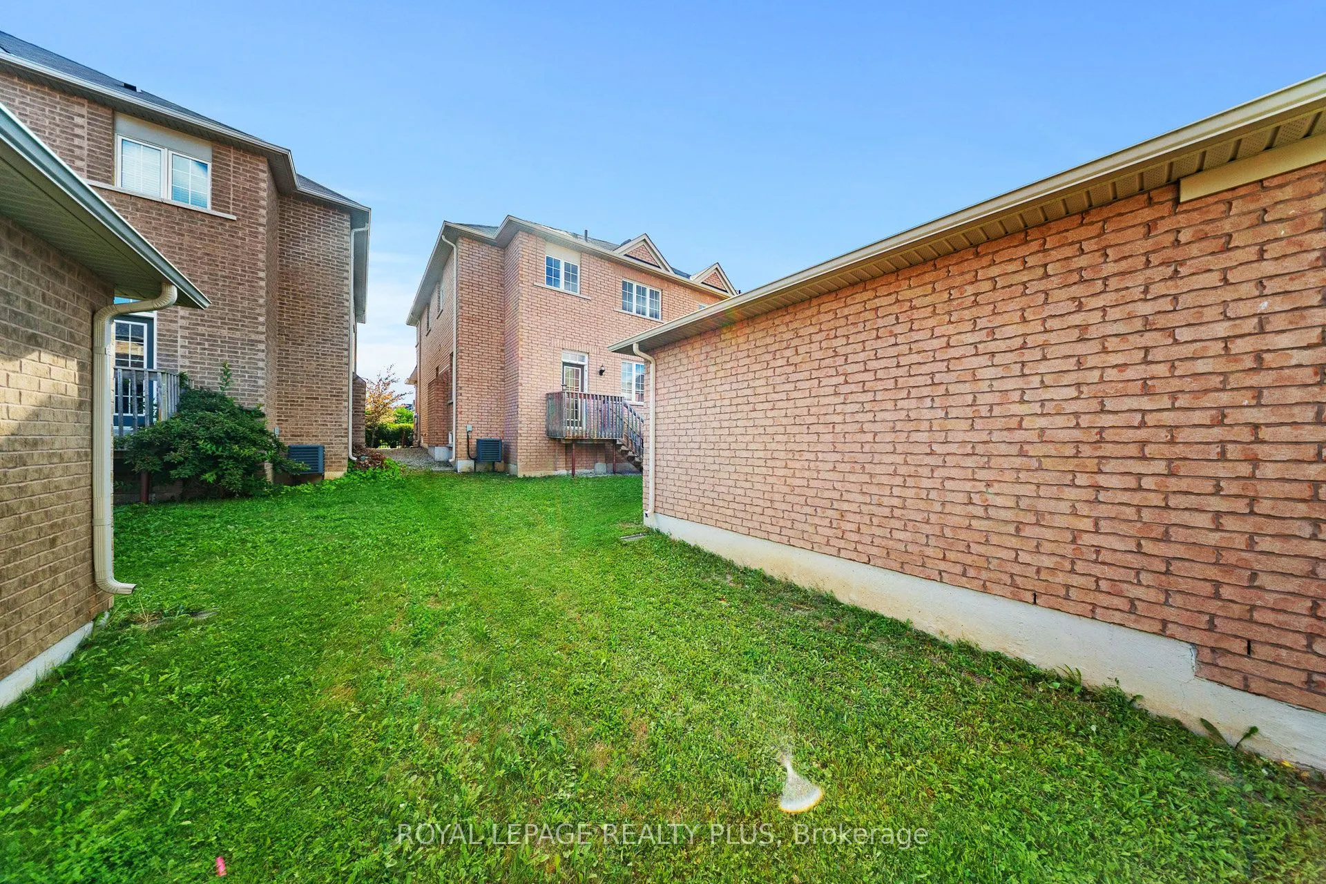 5371 Tenth Line W