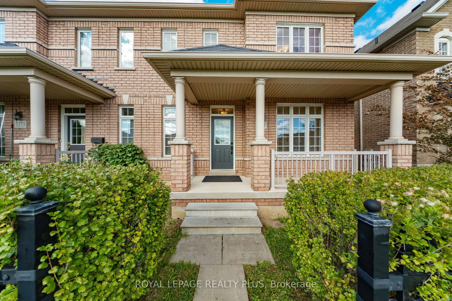 5371 Tenth Line W