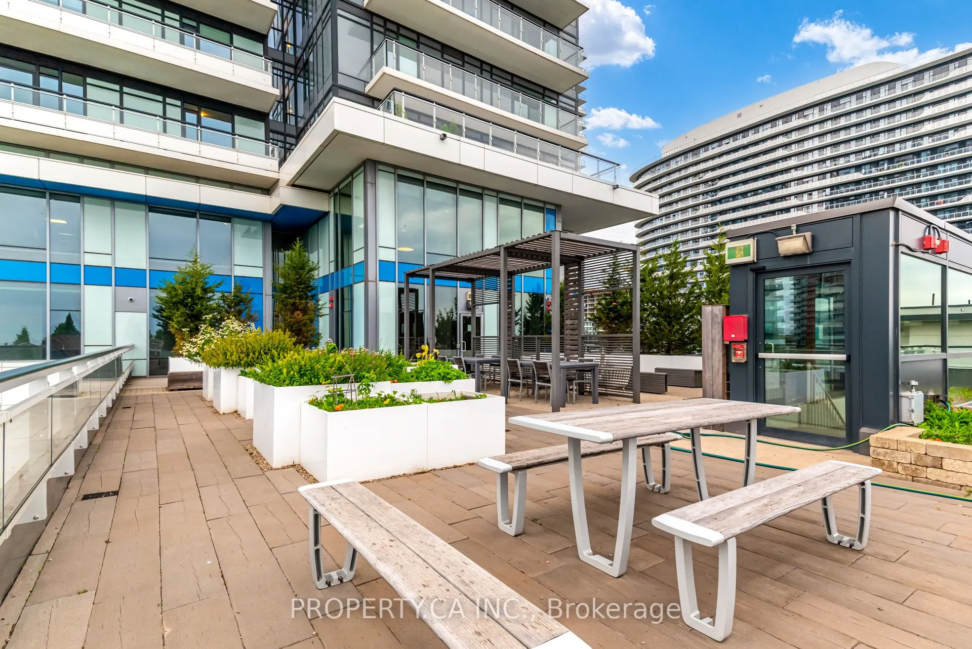 2560 Eglinton Avenue W, #2509