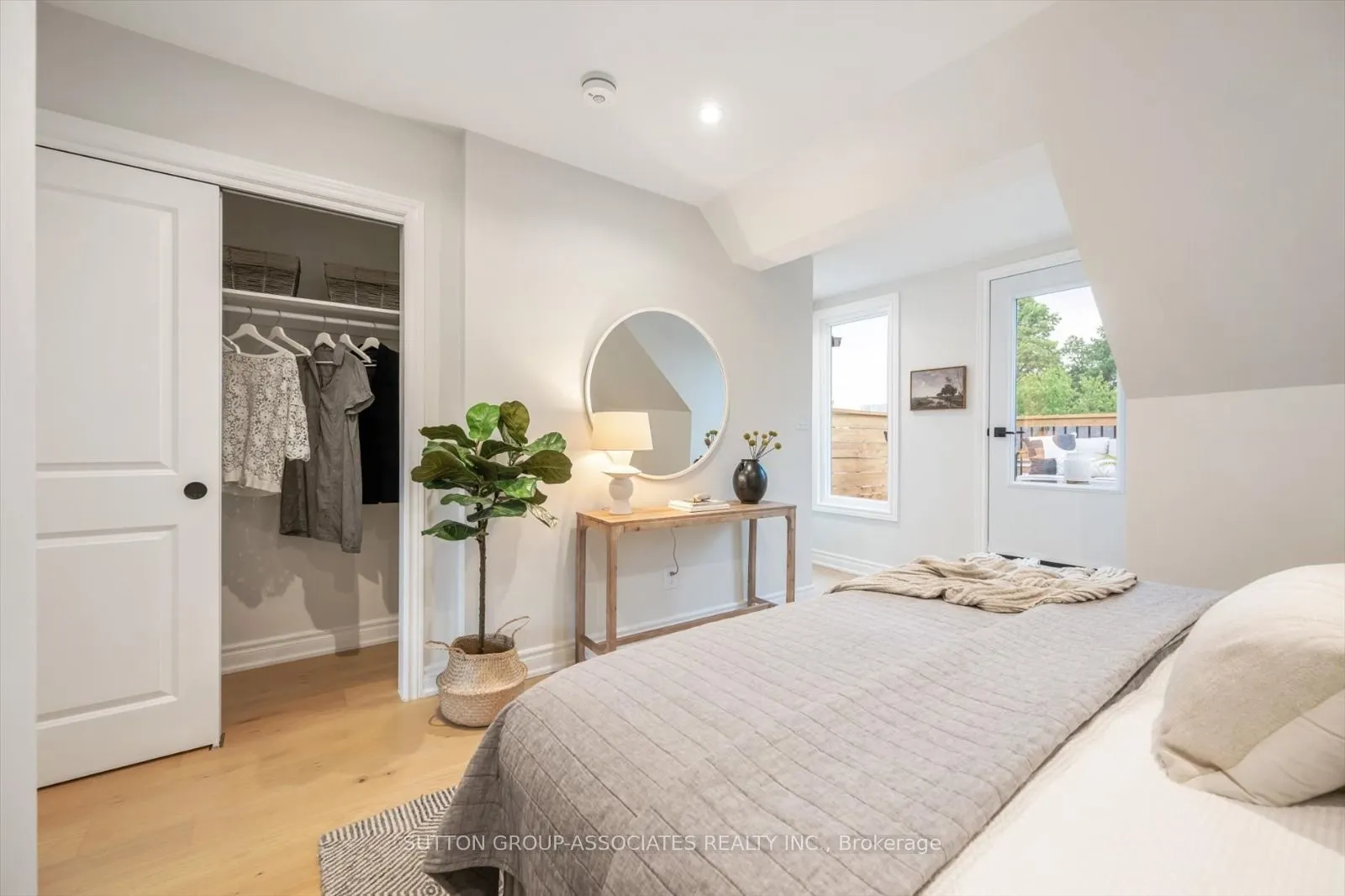794 Shaw Street, #- Upper
