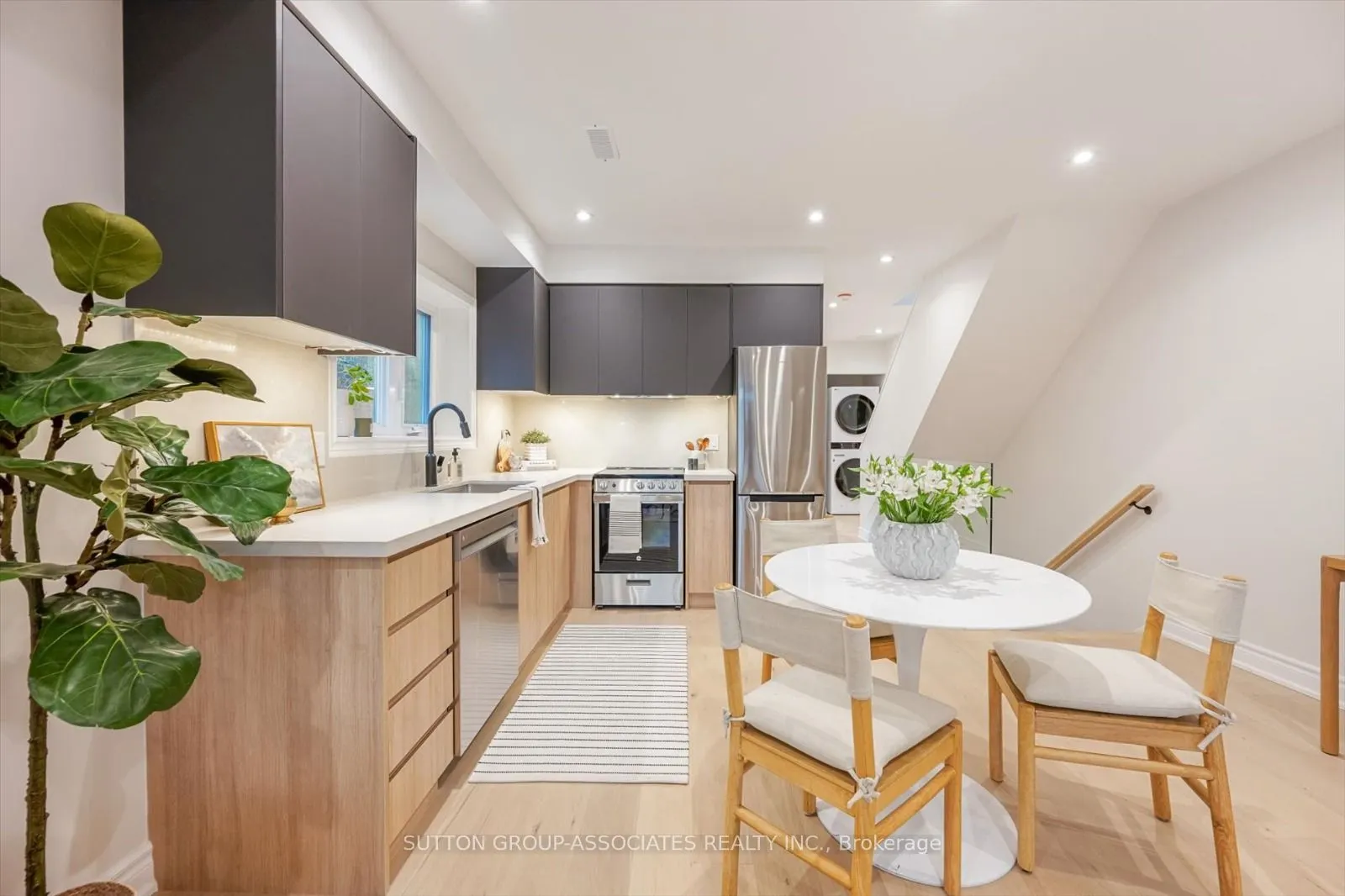 794 Shaw Street, #- Upper