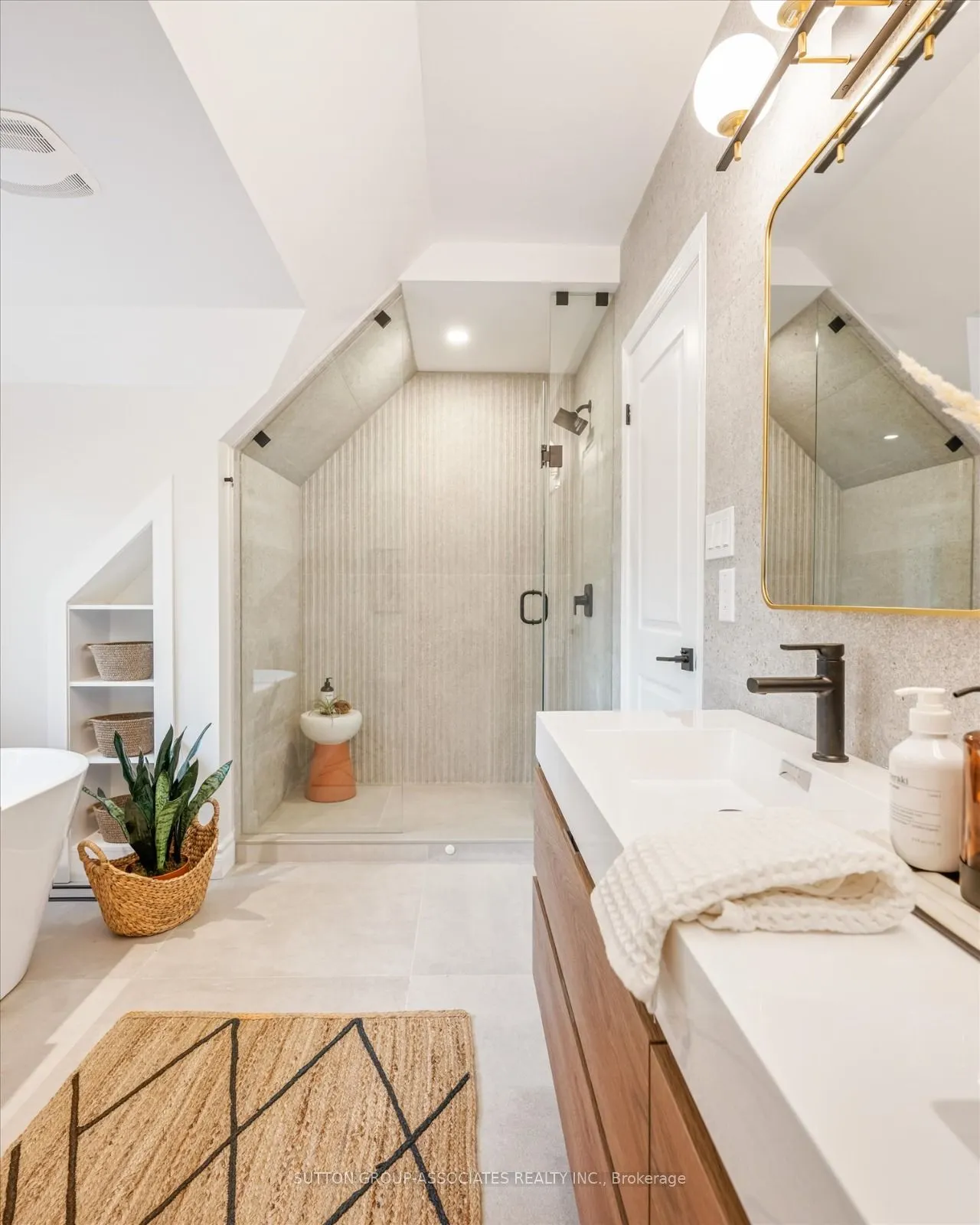 794 Shaw Street, #- Upper