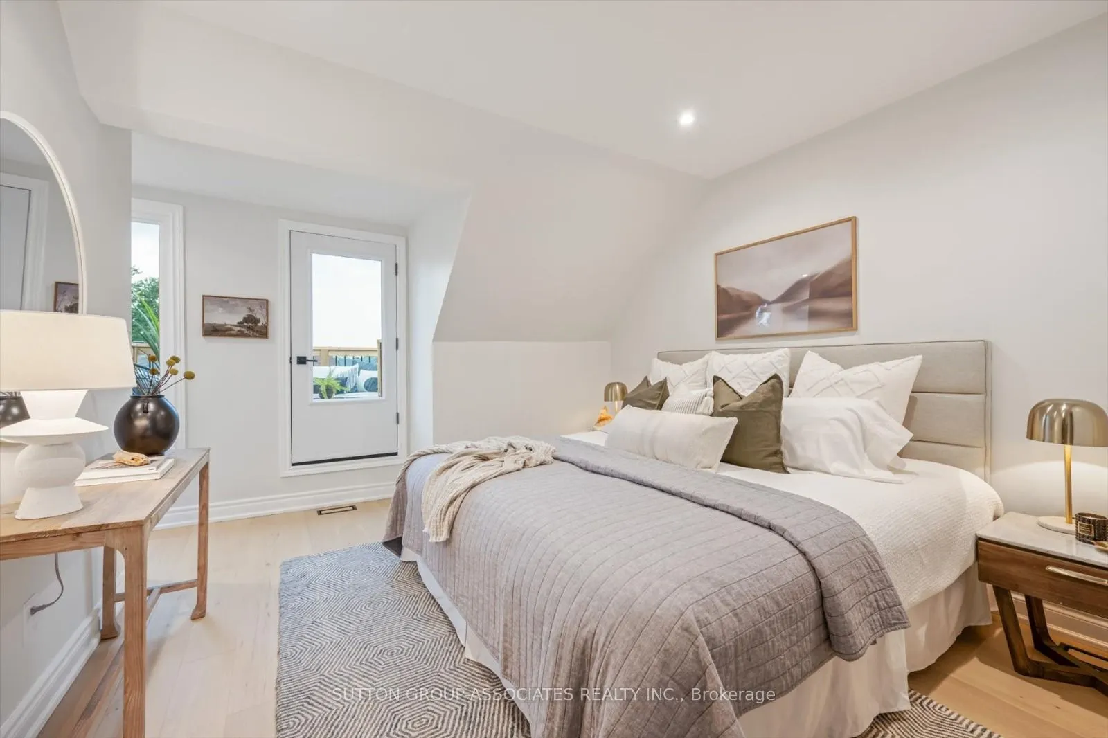 794 Shaw Street, #- Upper
