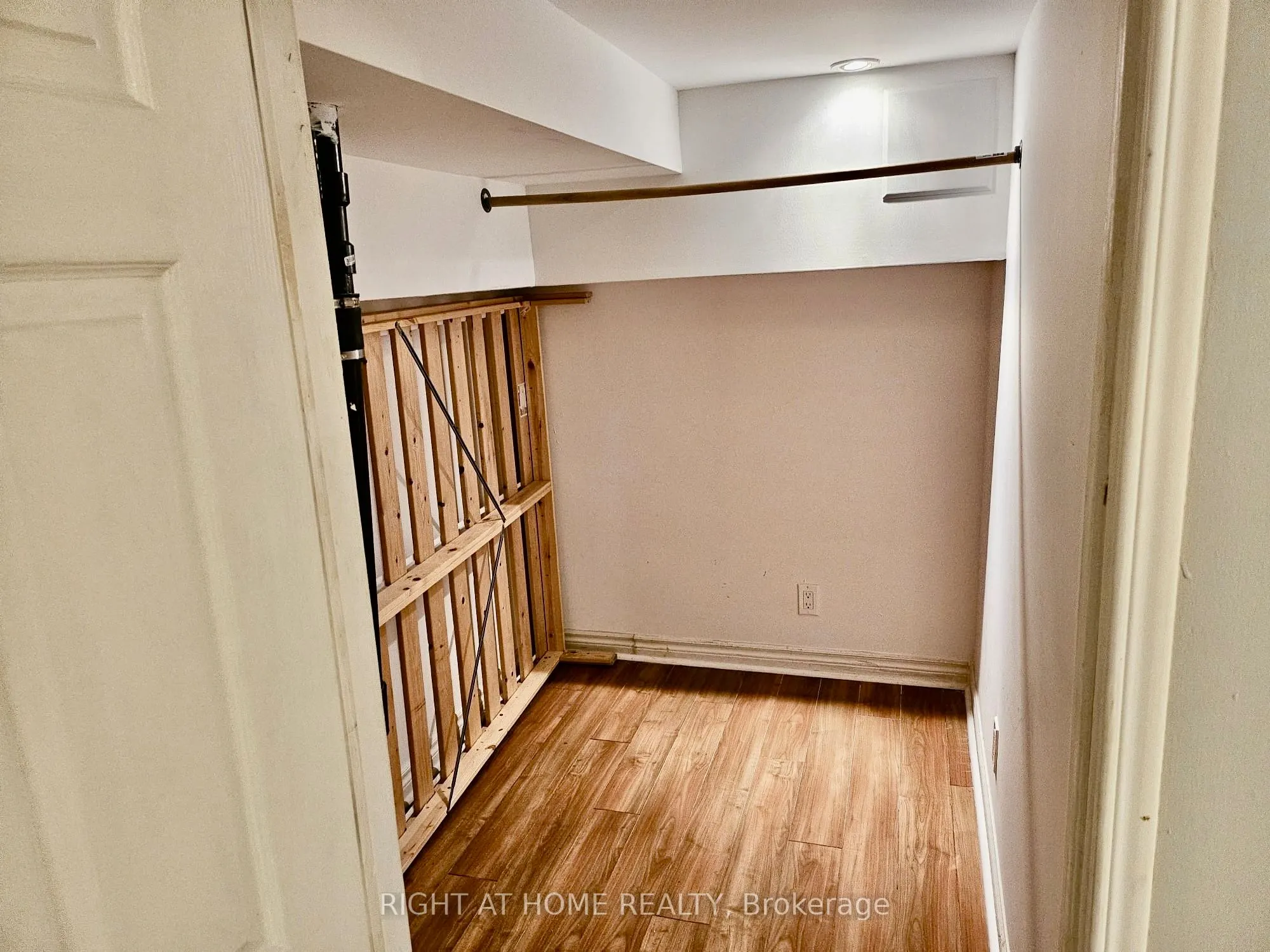 3366 Covent Crescent