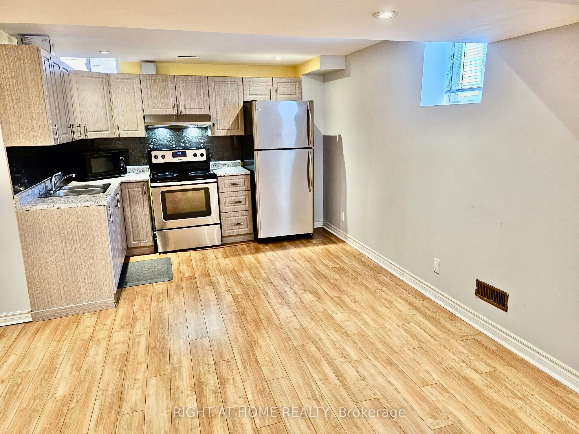 3366 Covent Crescent