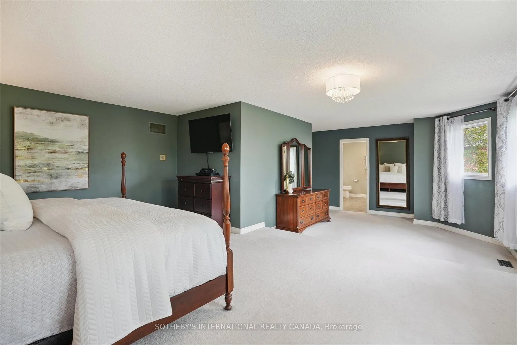 1352 Winterberry Drive