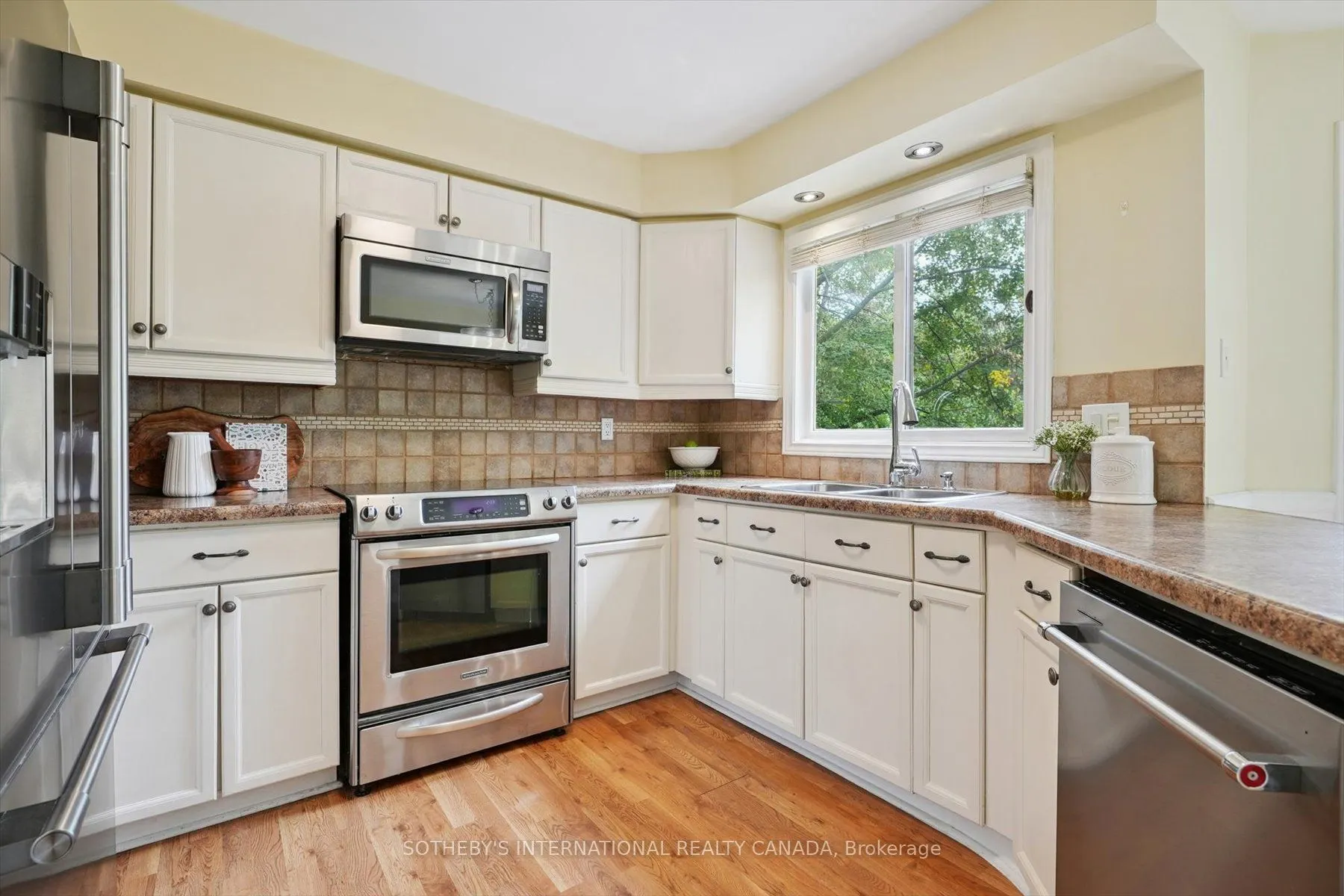 1352 Winterberry Drive