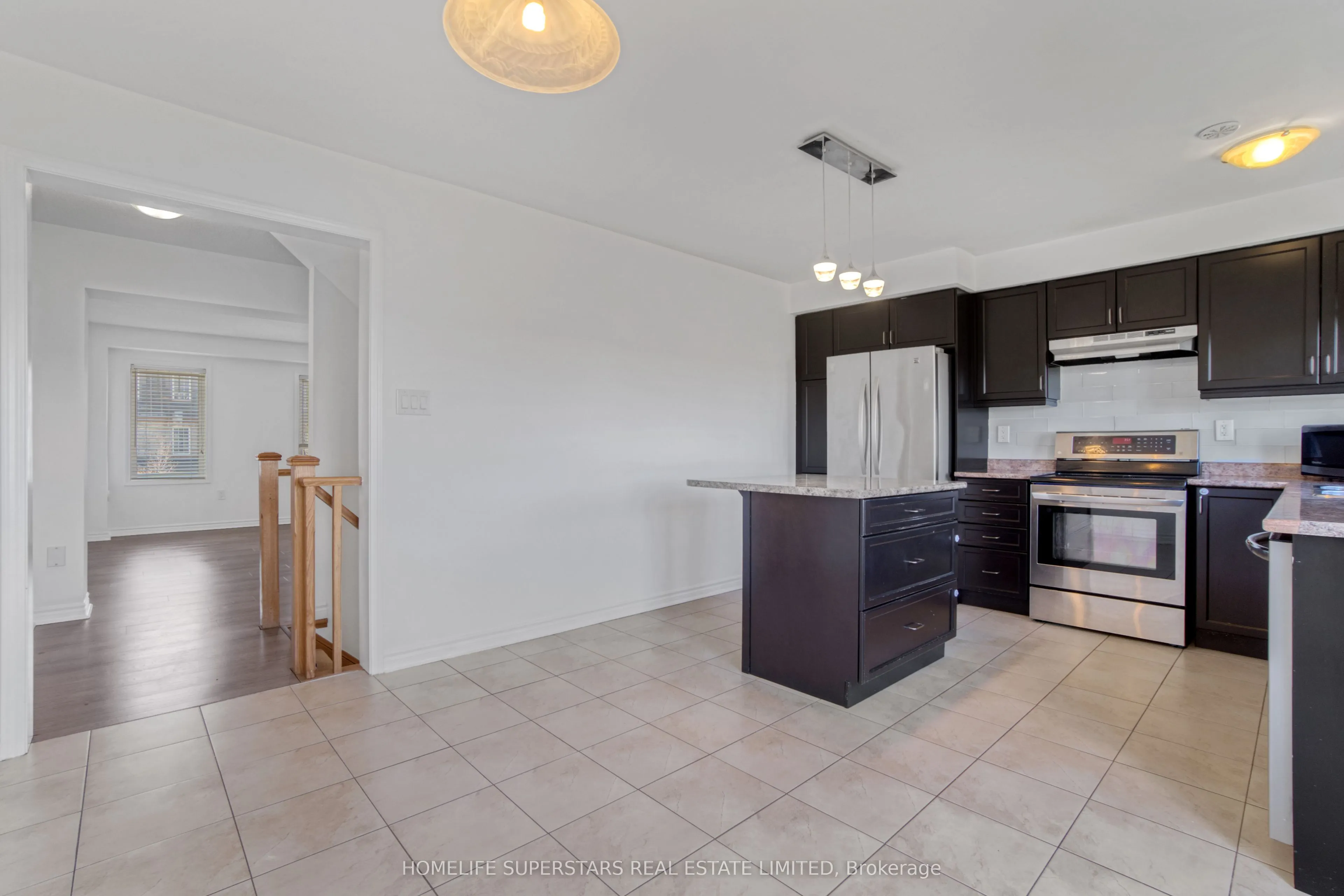 72 Bannister Crescent