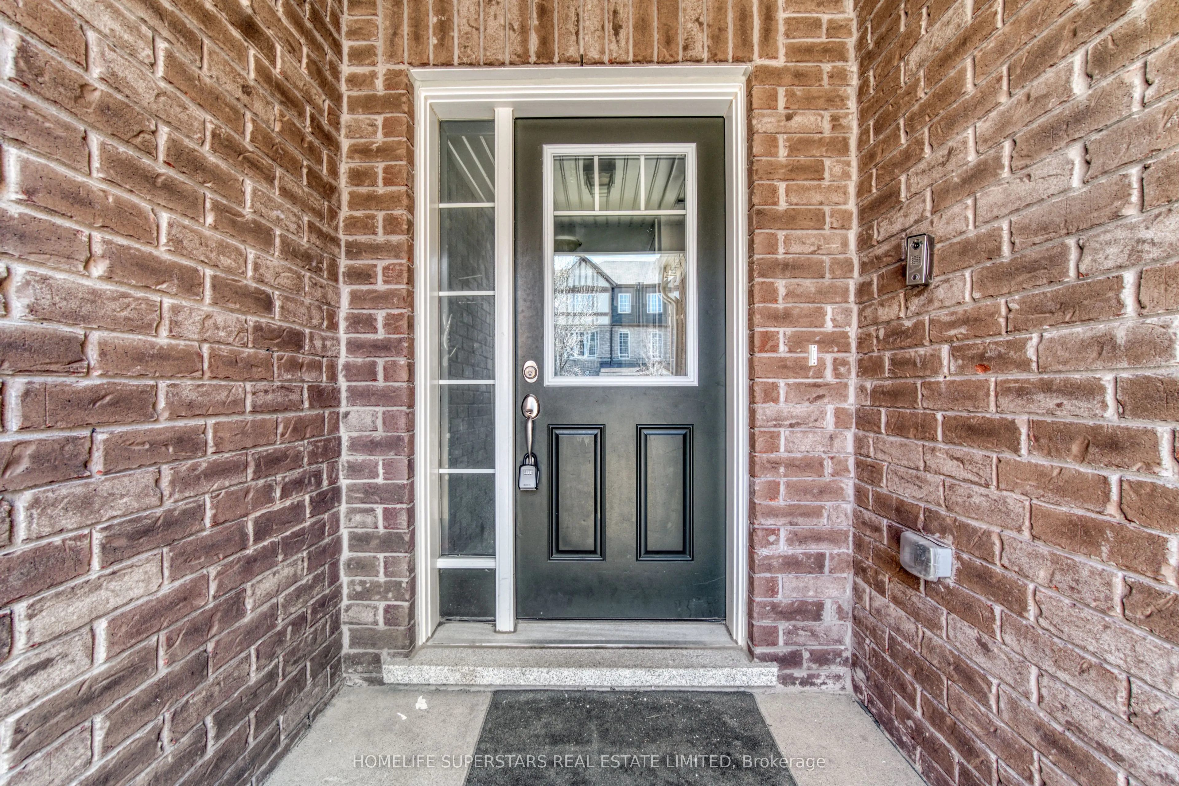 72 Bannister Crescent