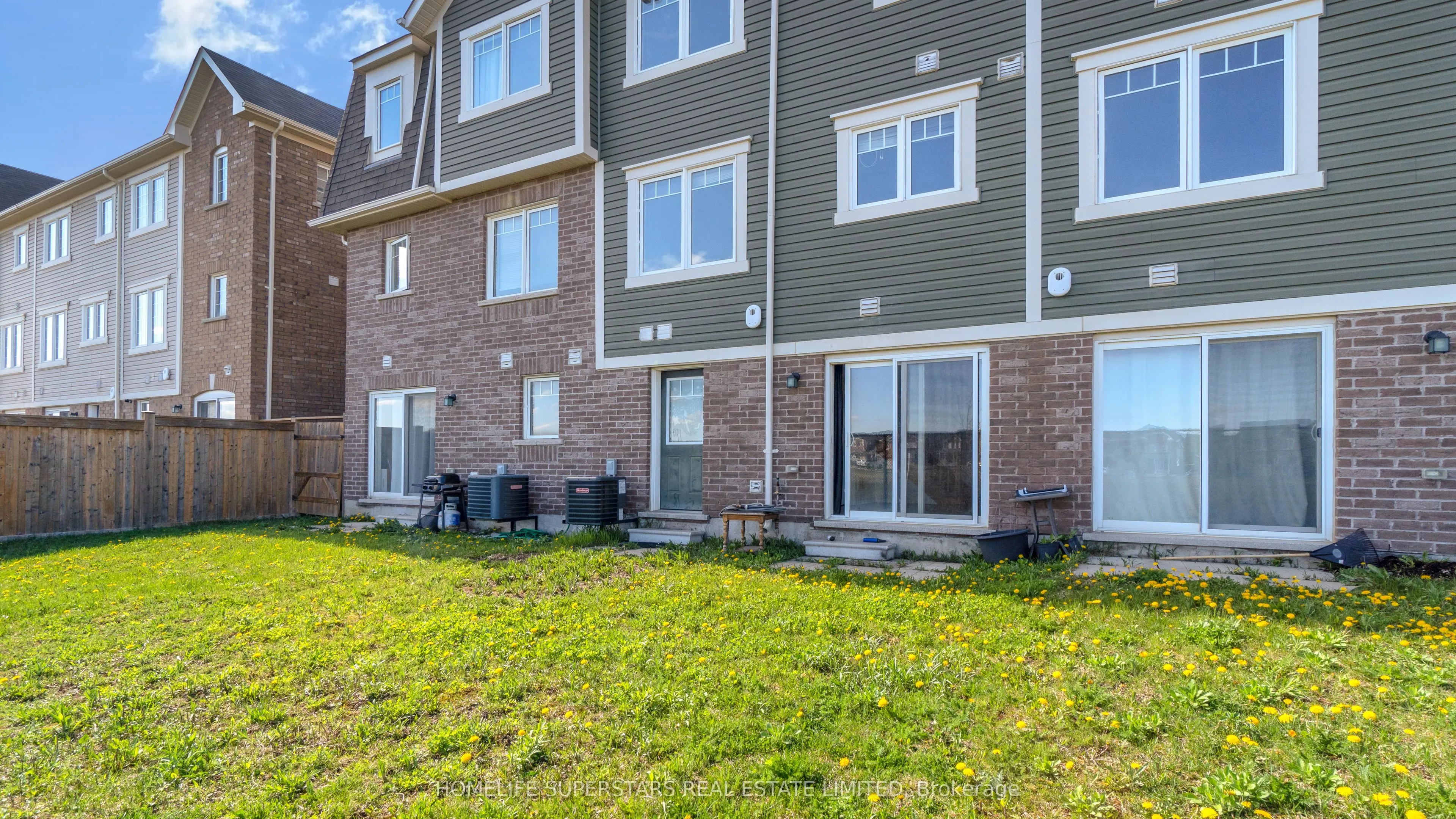 72 Bannister Crescent