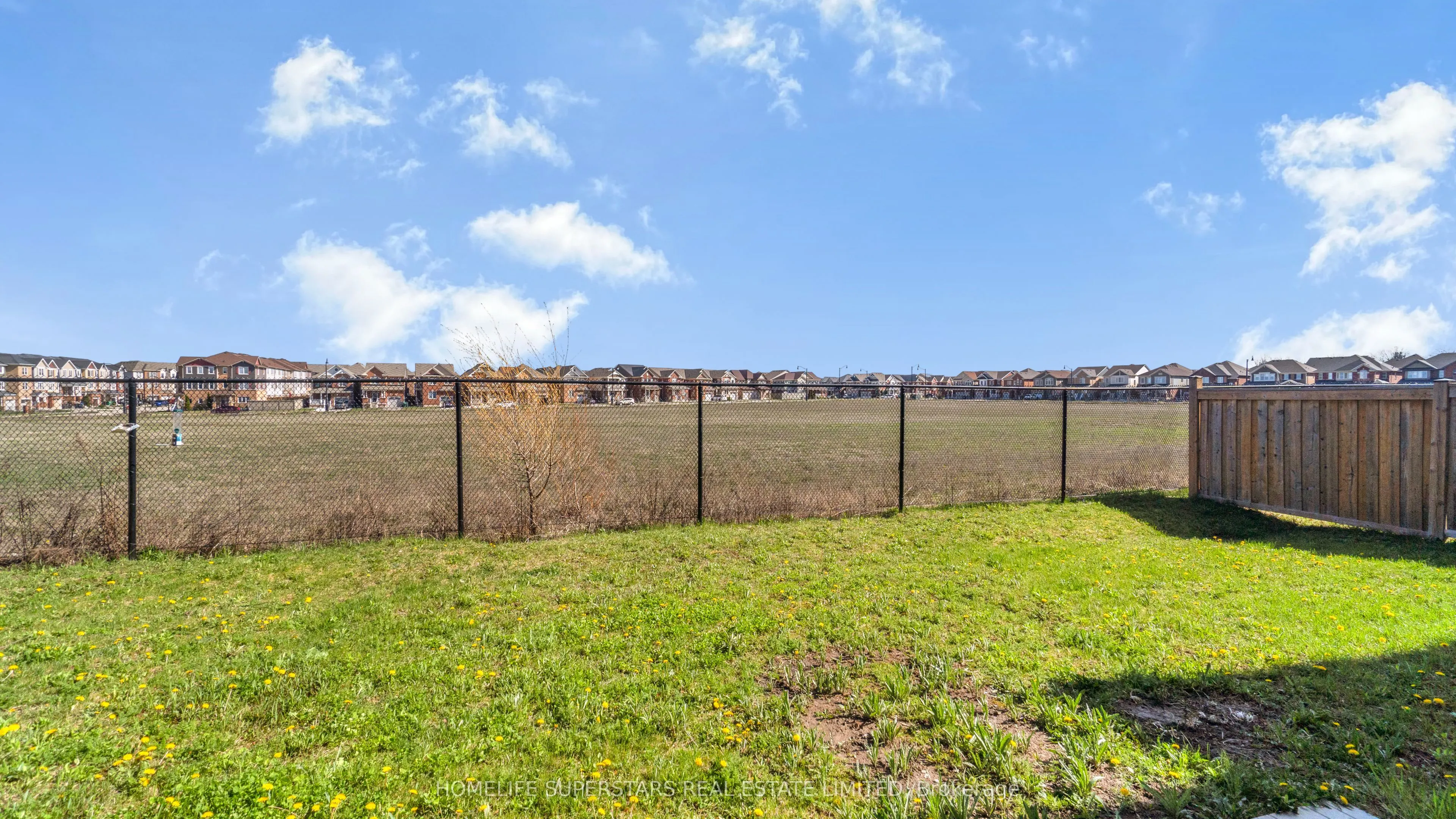 72 Bannister Crescent