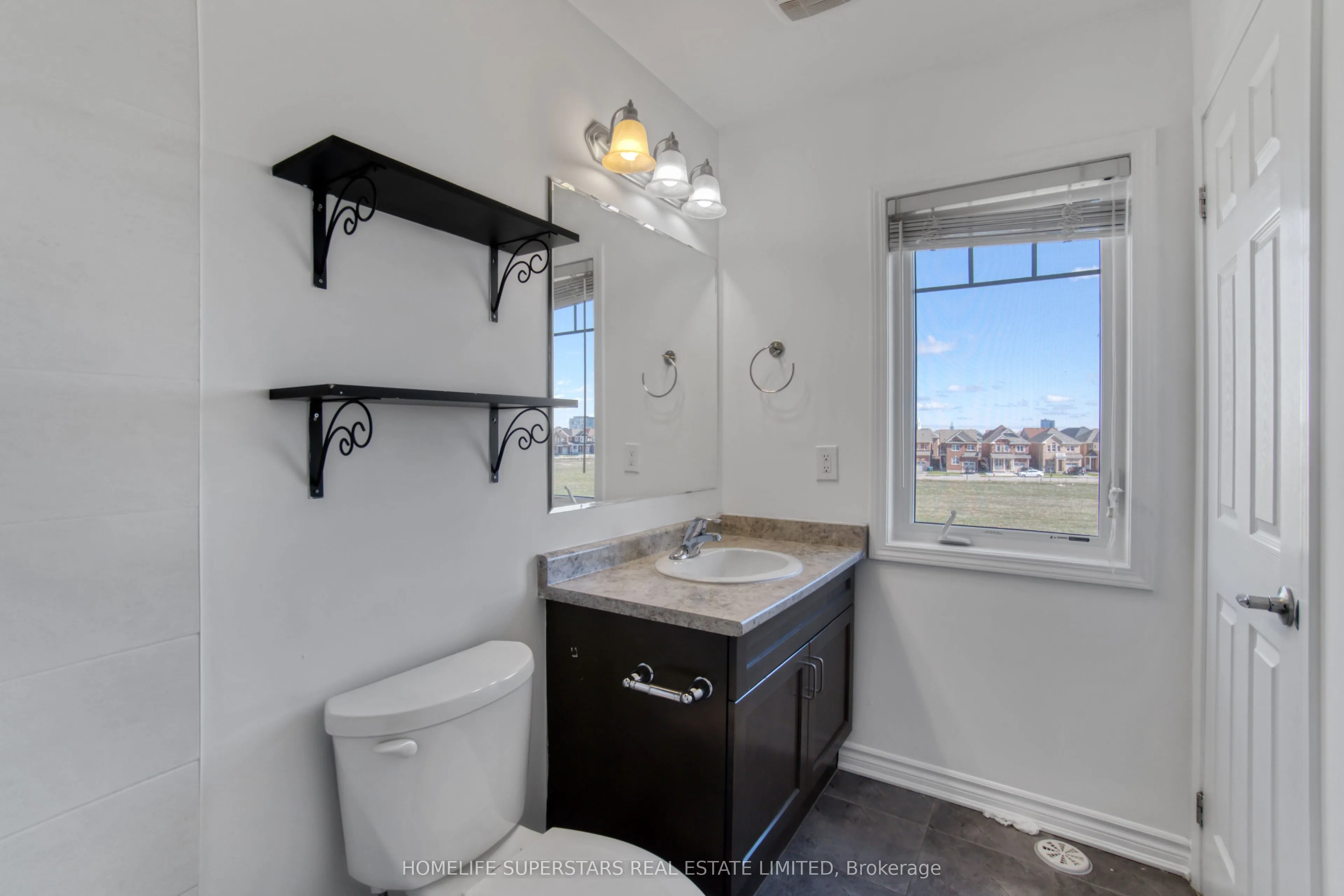72 Bannister Crescent