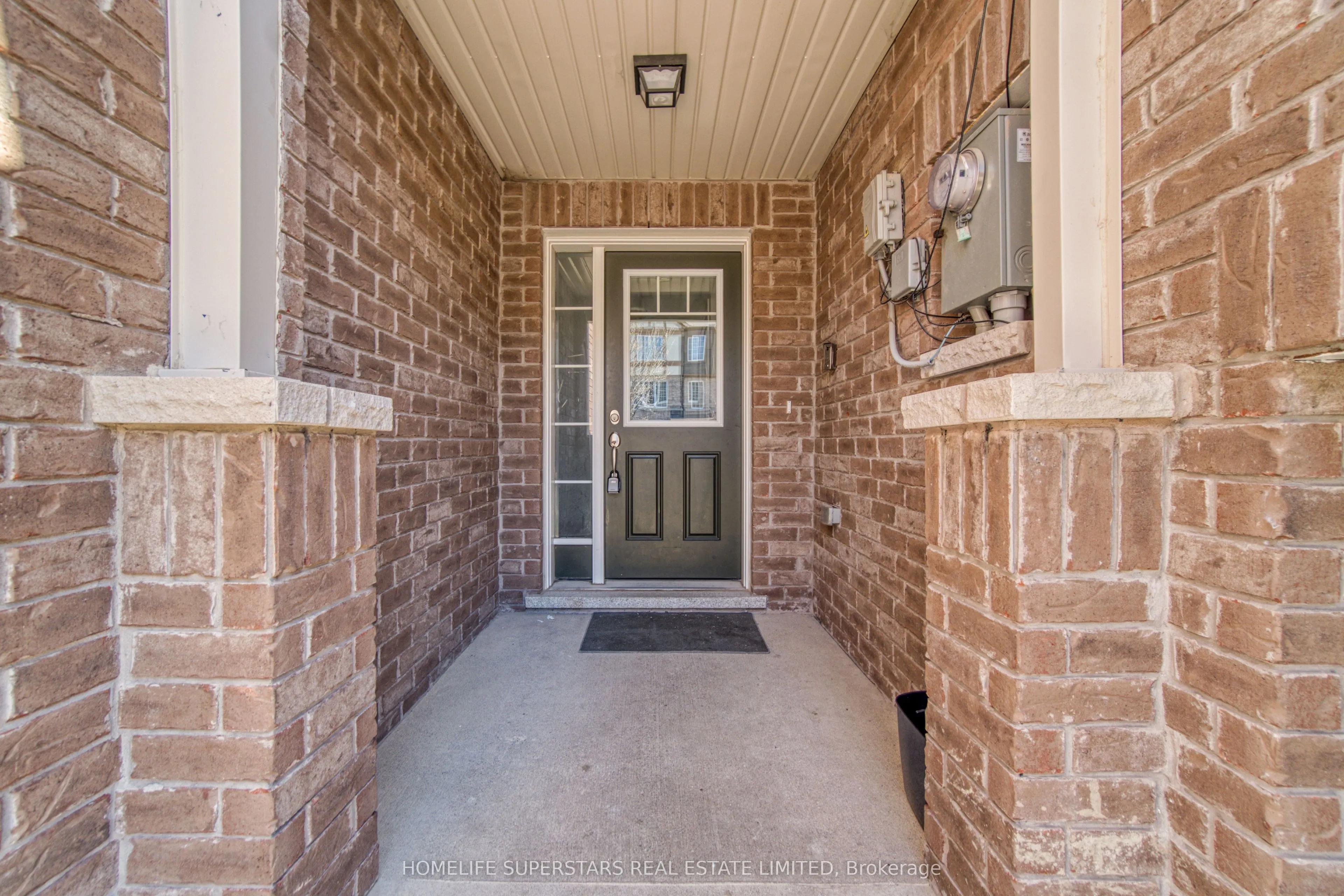 72 Bannister Crescent