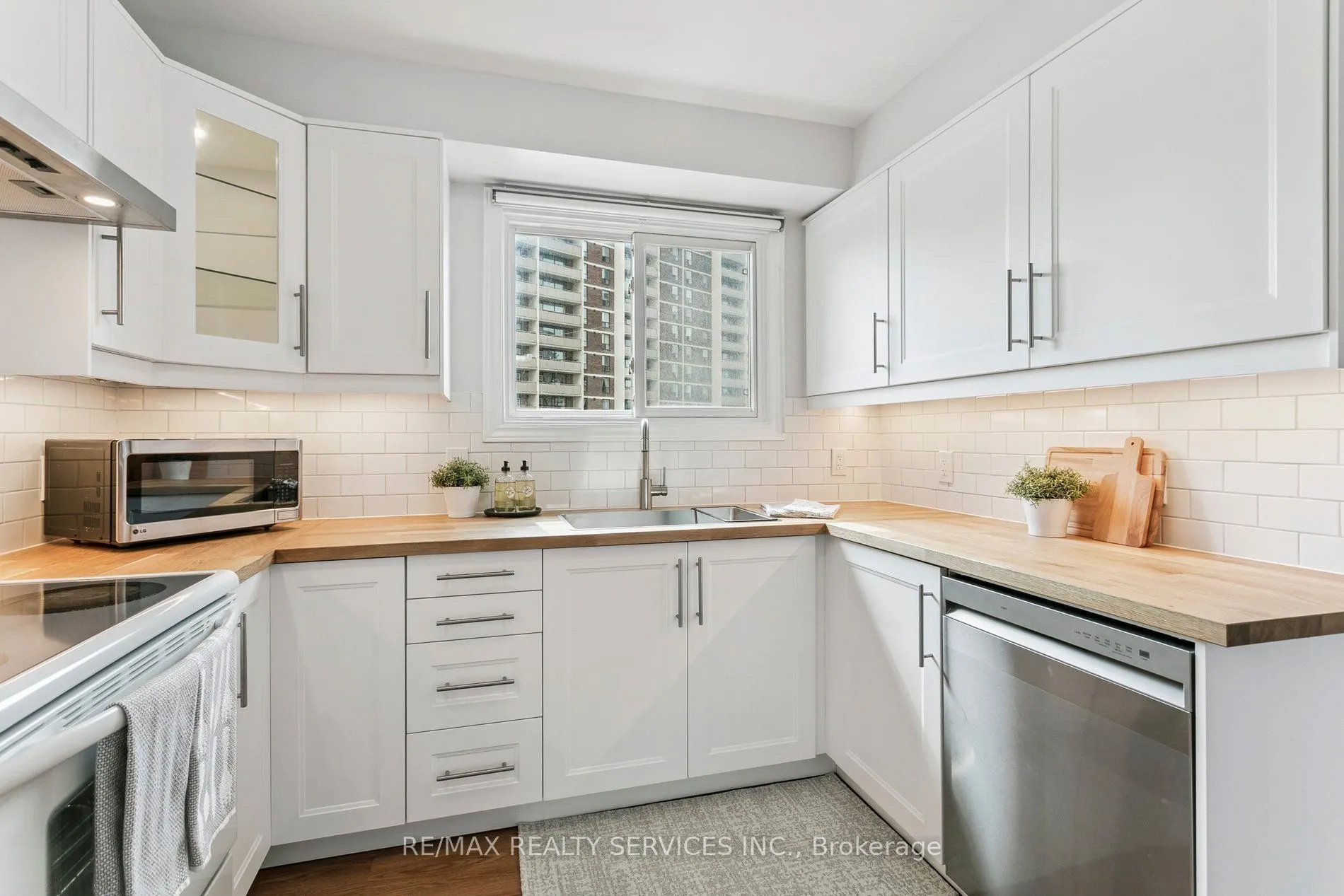 3175 Kirwin Avenue, #112