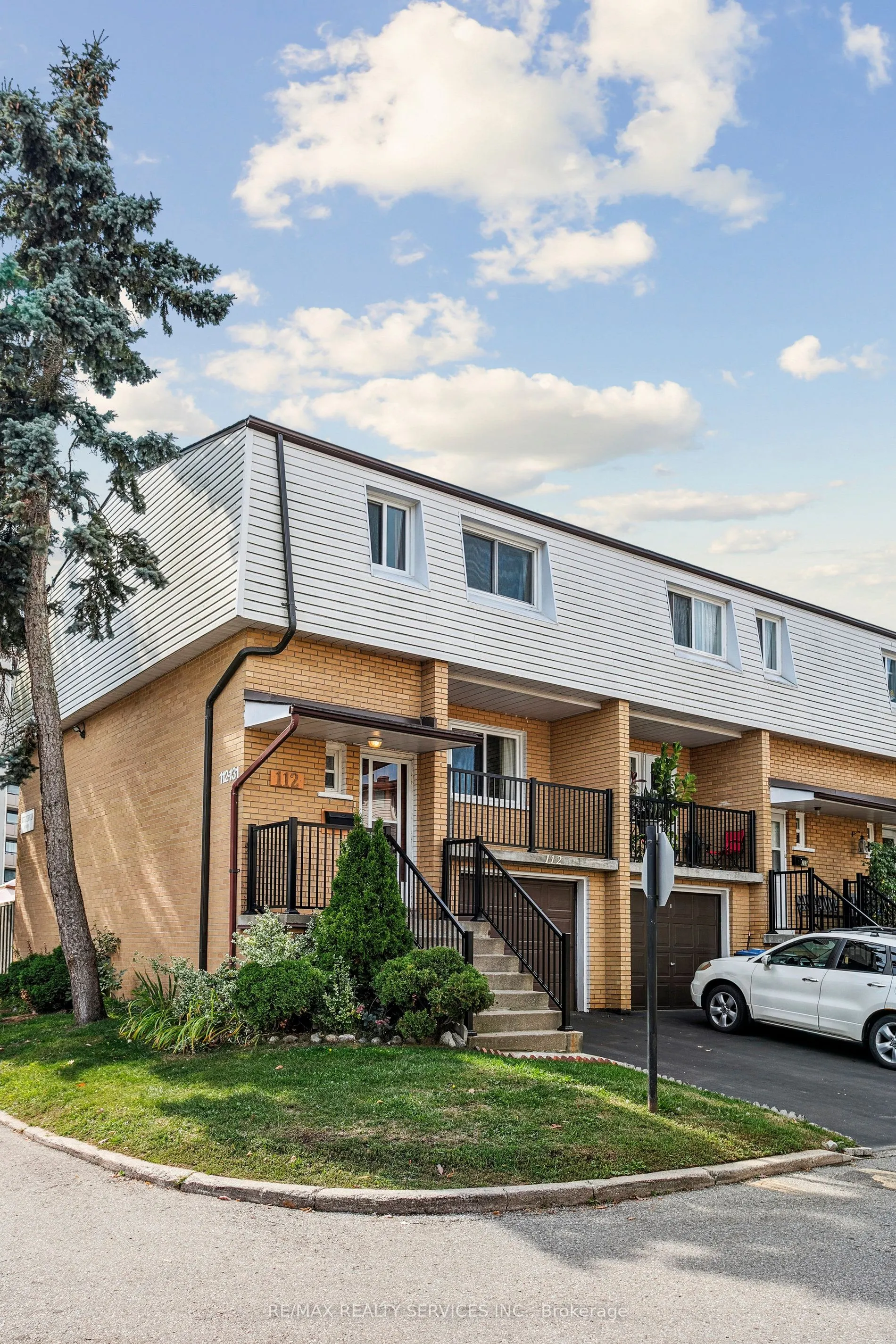 3175 Kirwin Avenue, #112