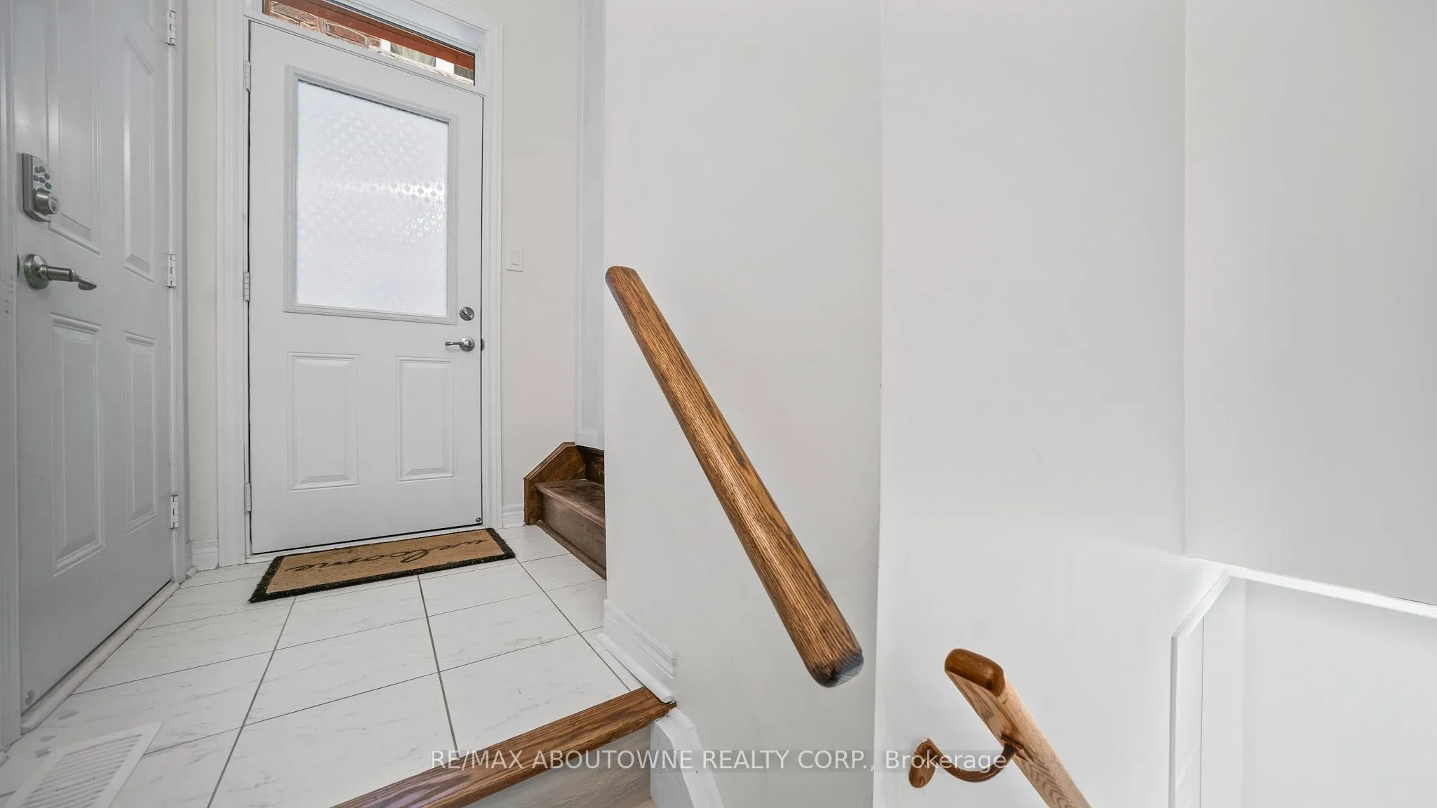 341 Ironside Drive, #Lower