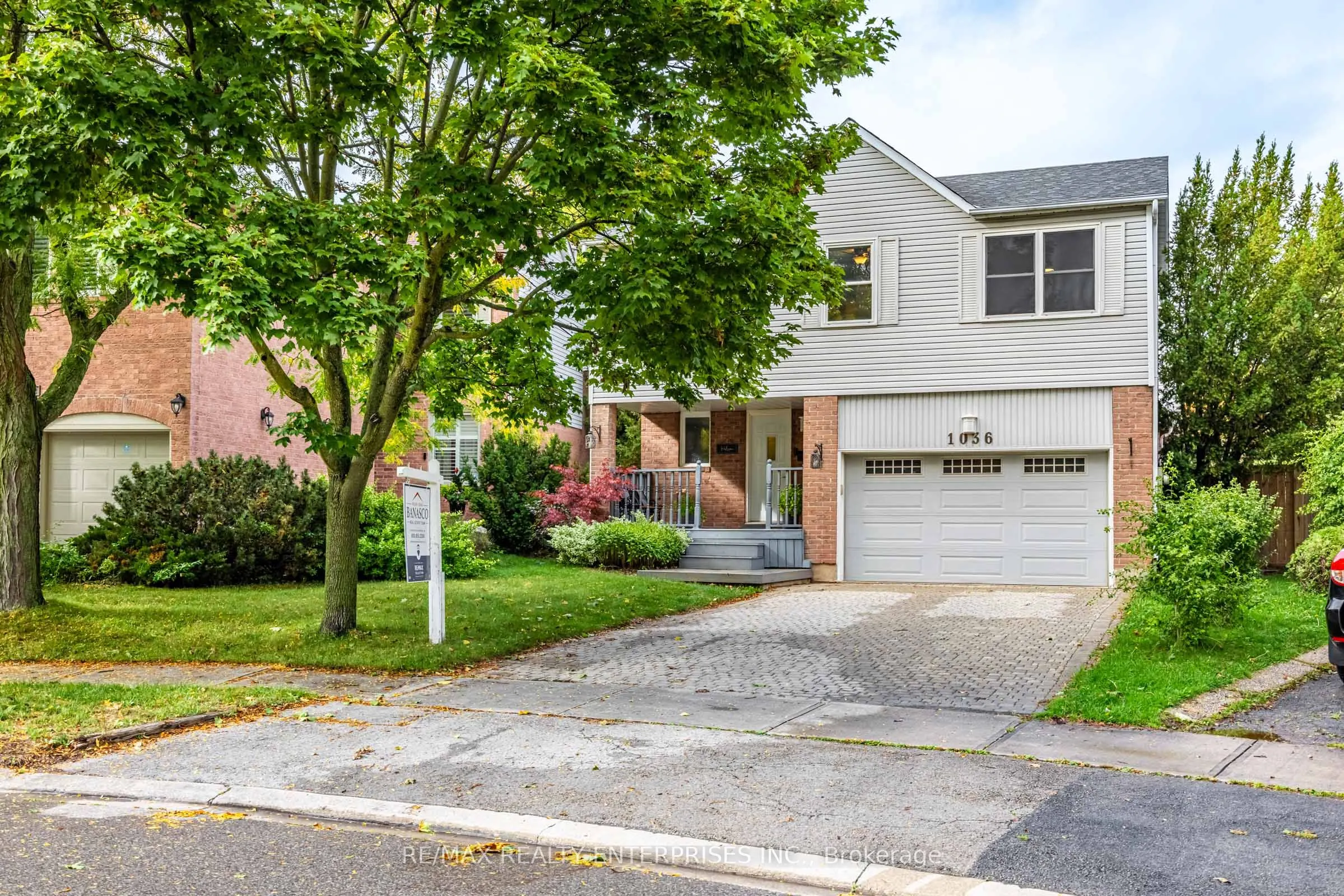 1036 Bridlewood Trail