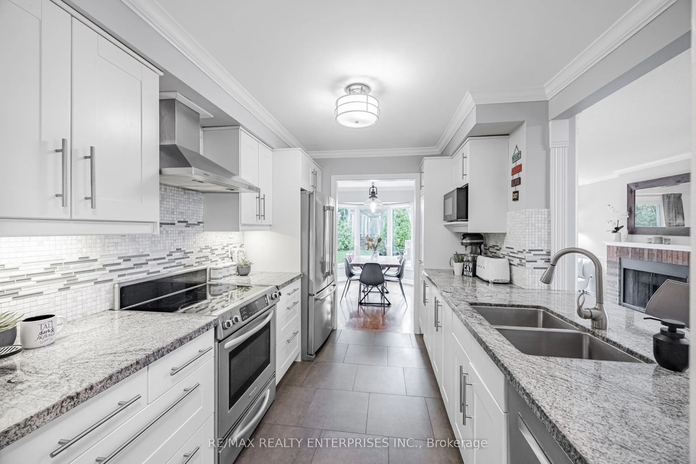 1036 Bridlewood Trail