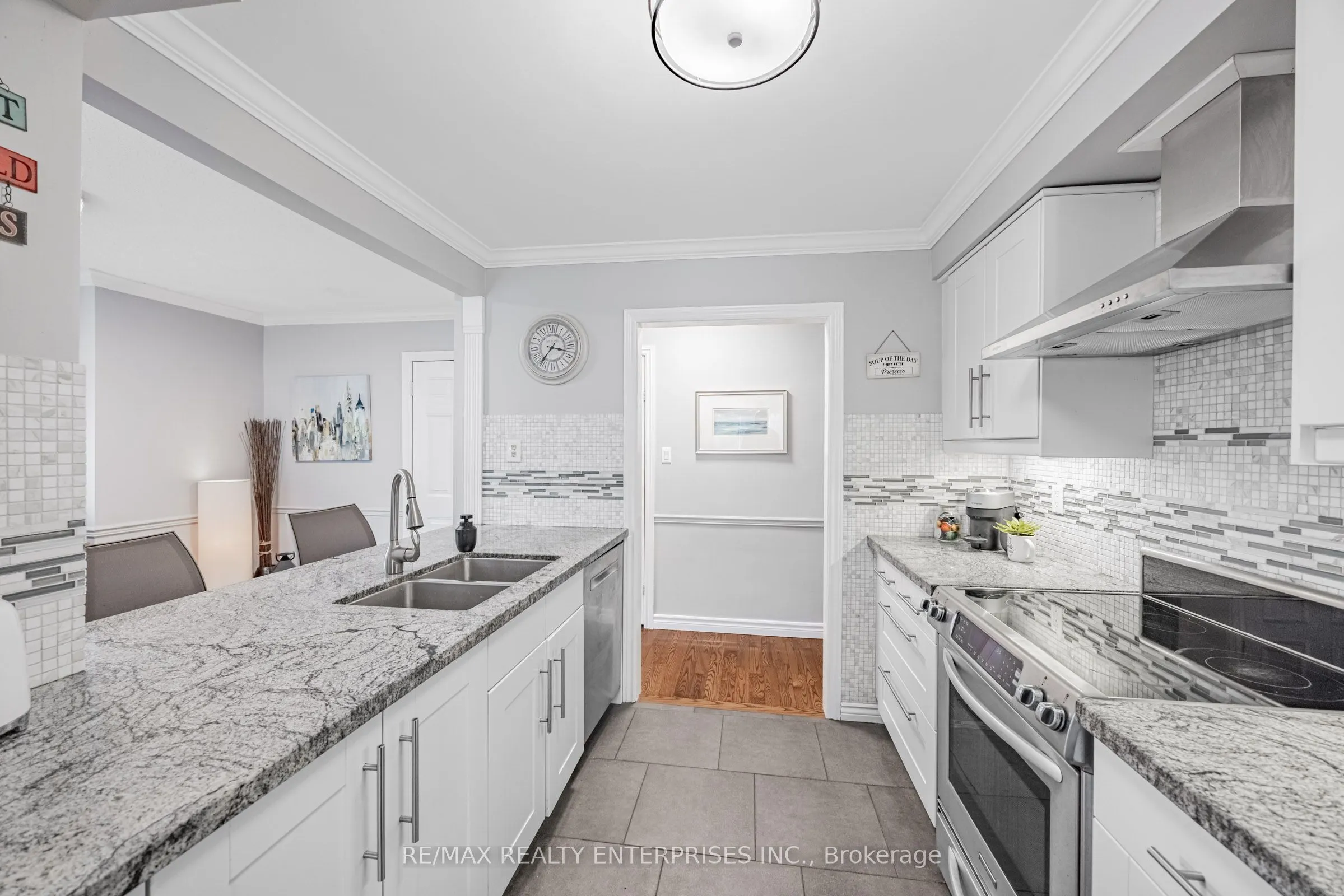 1036 Bridlewood Trail