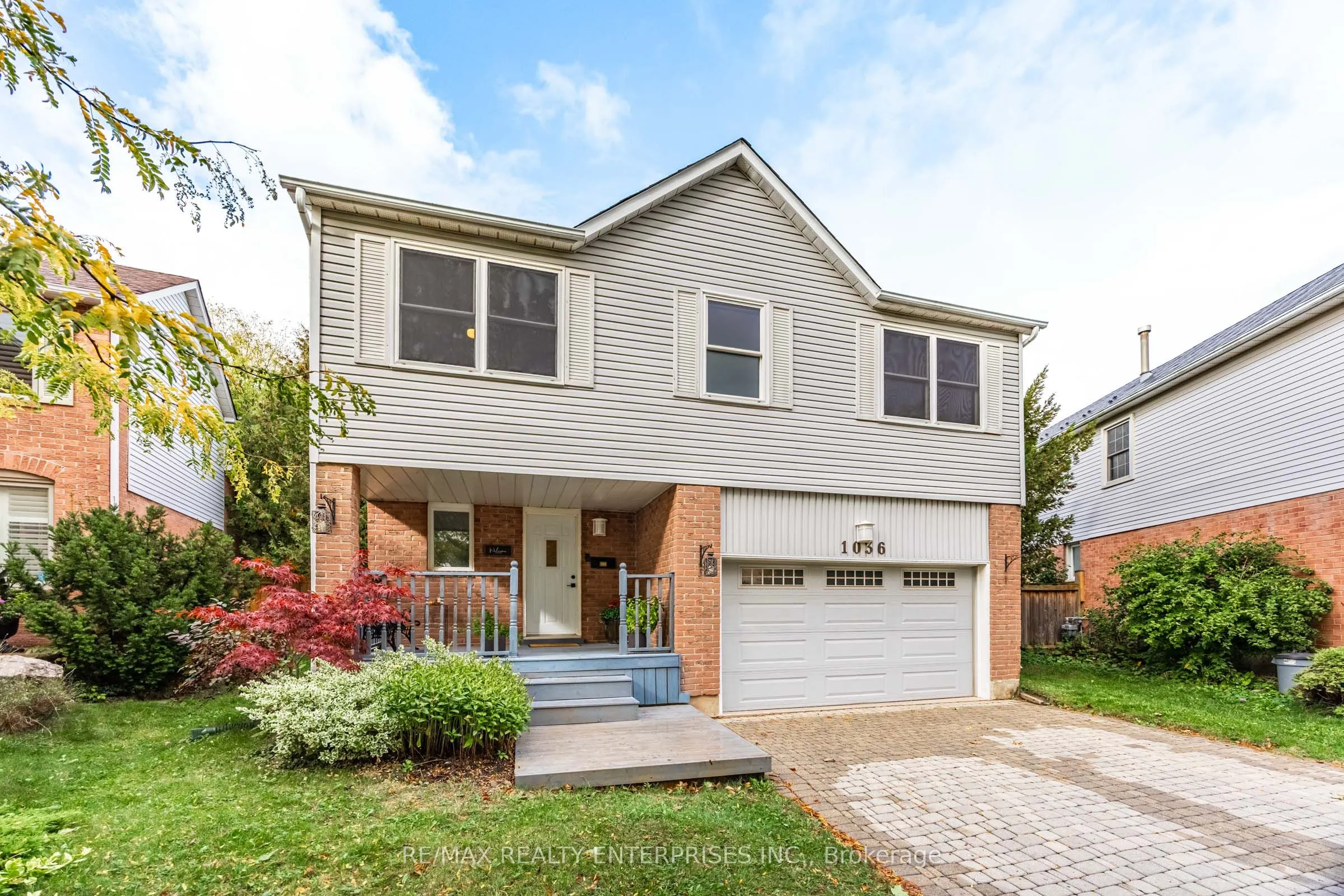 1036 Bridlewood Trail