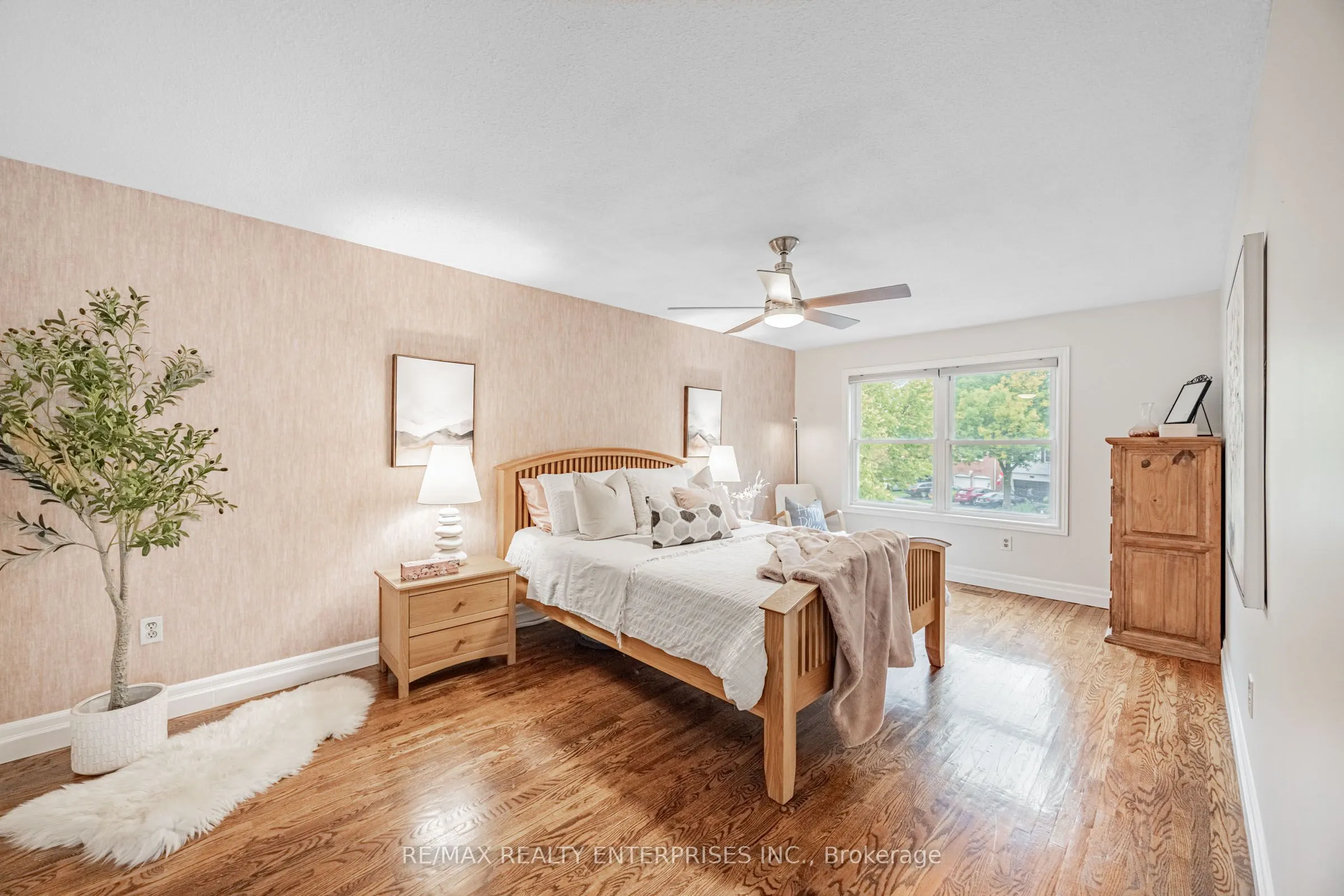 1036 Bridlewood Trail