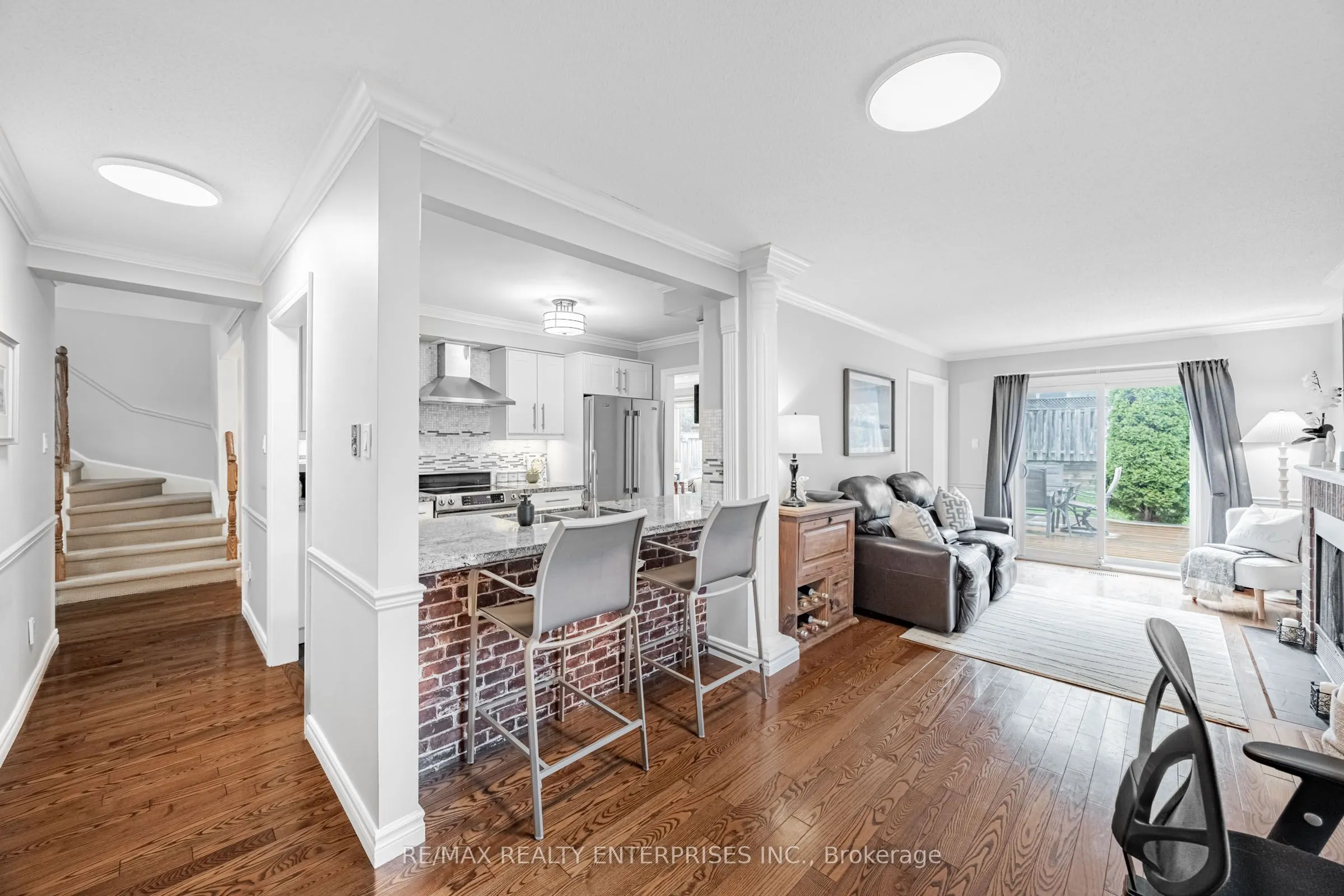 1036 Bridlewood Trail
