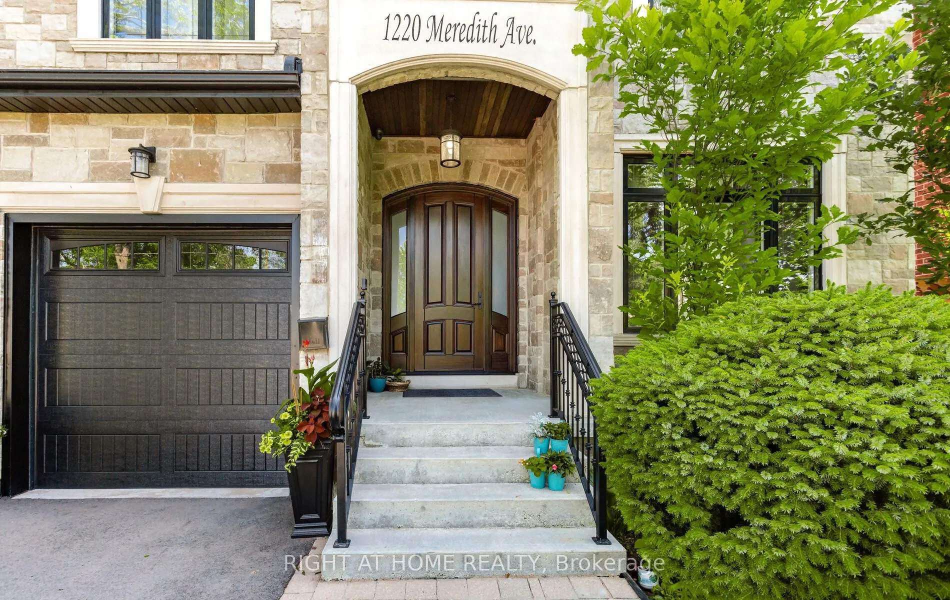 1220 Meredith Avenue