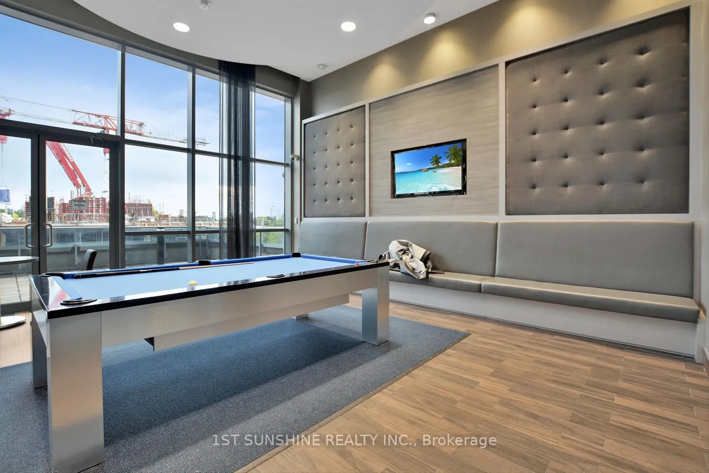 2087 Fairview Street, #2110