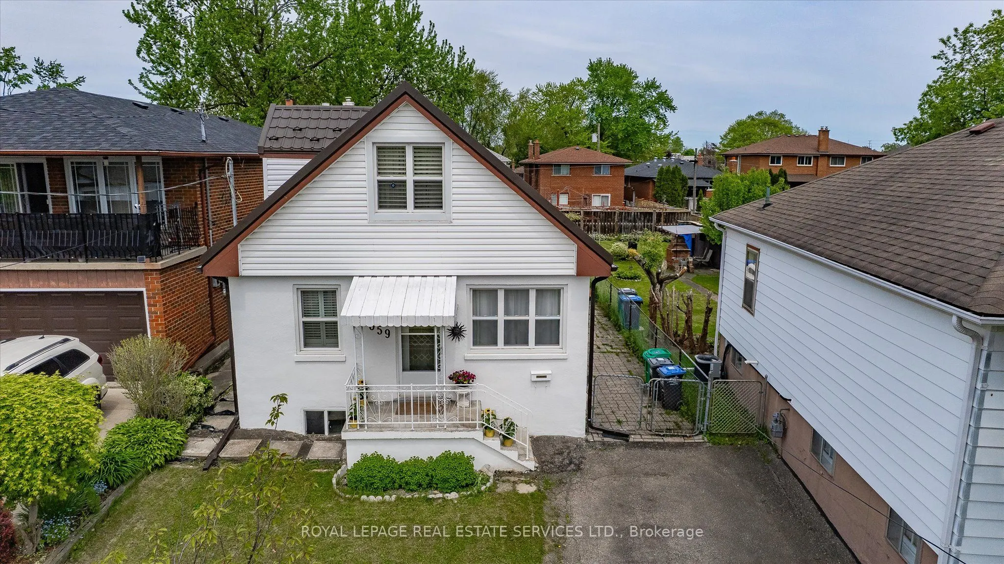 1059 Westmount Avenue